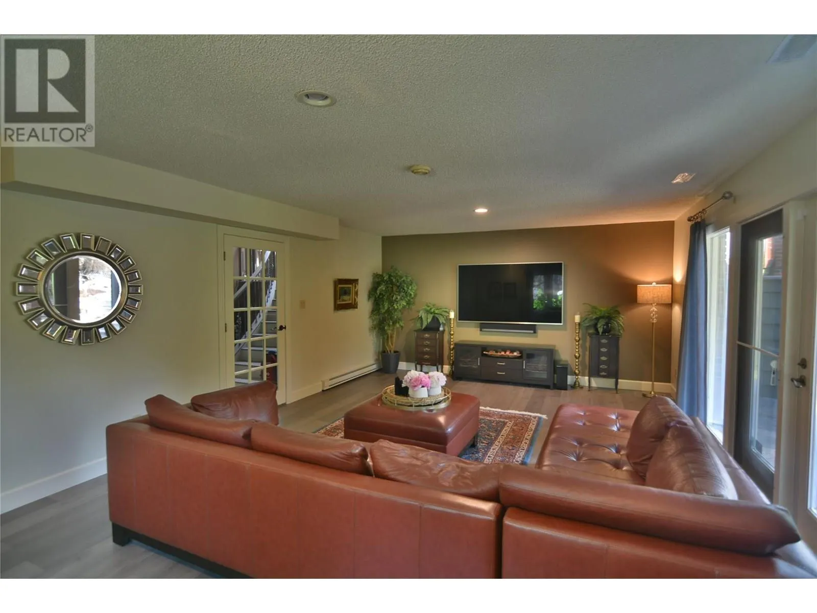 4085 Valleyview Road