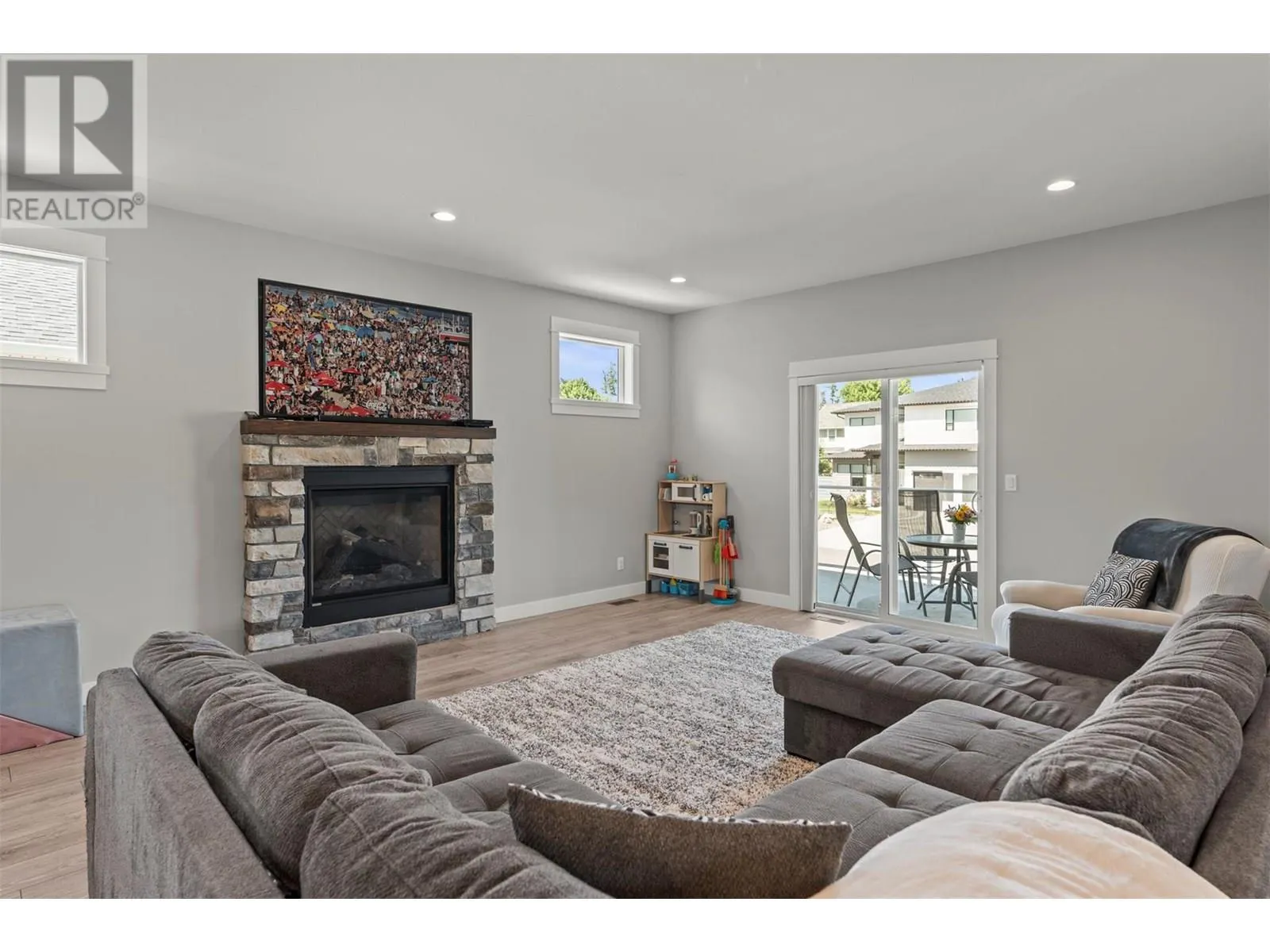 3215 McKechnie Drive