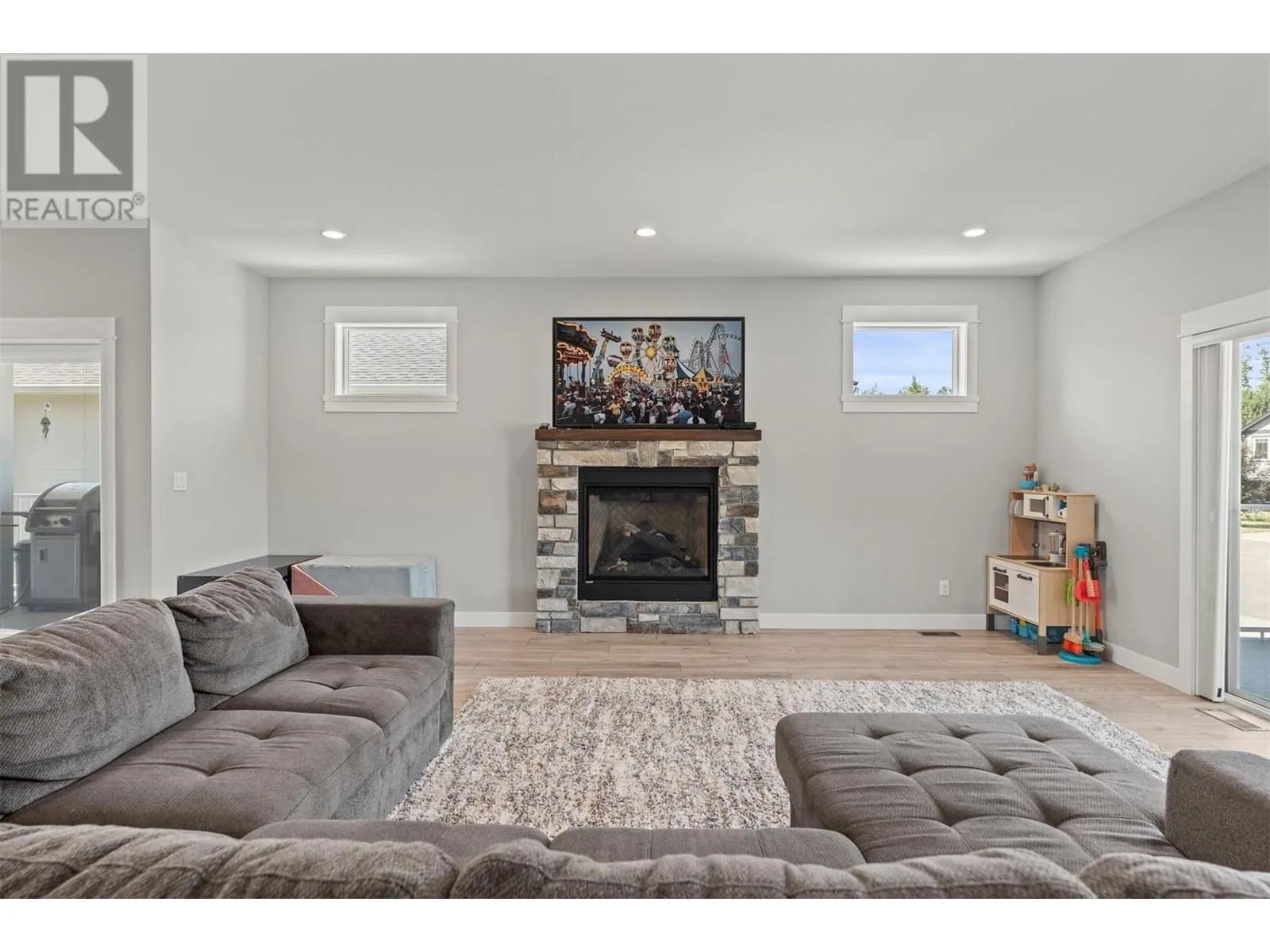 3215 McKechnie Drive