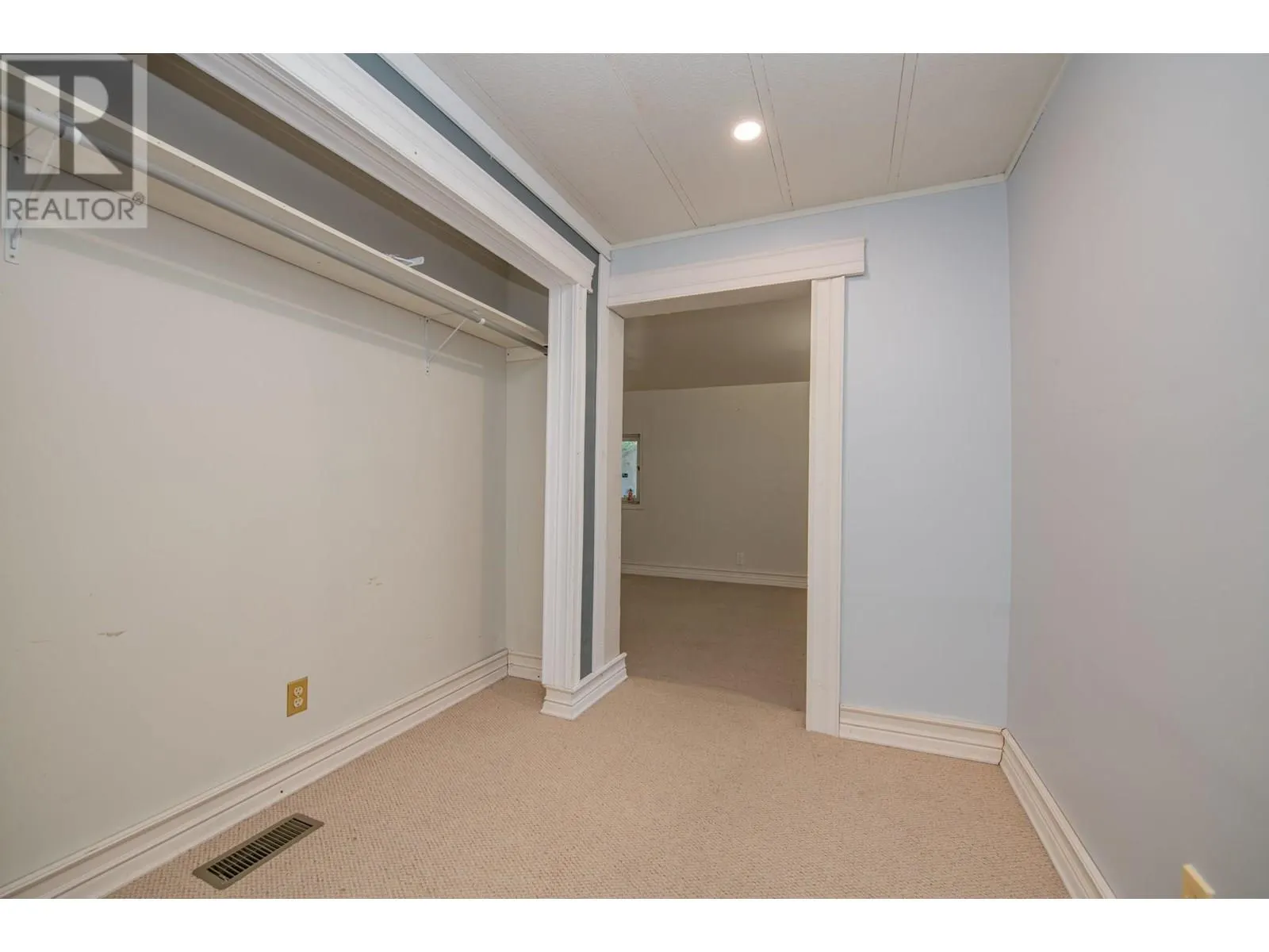 15401 Kalamalka Road Unit# 211