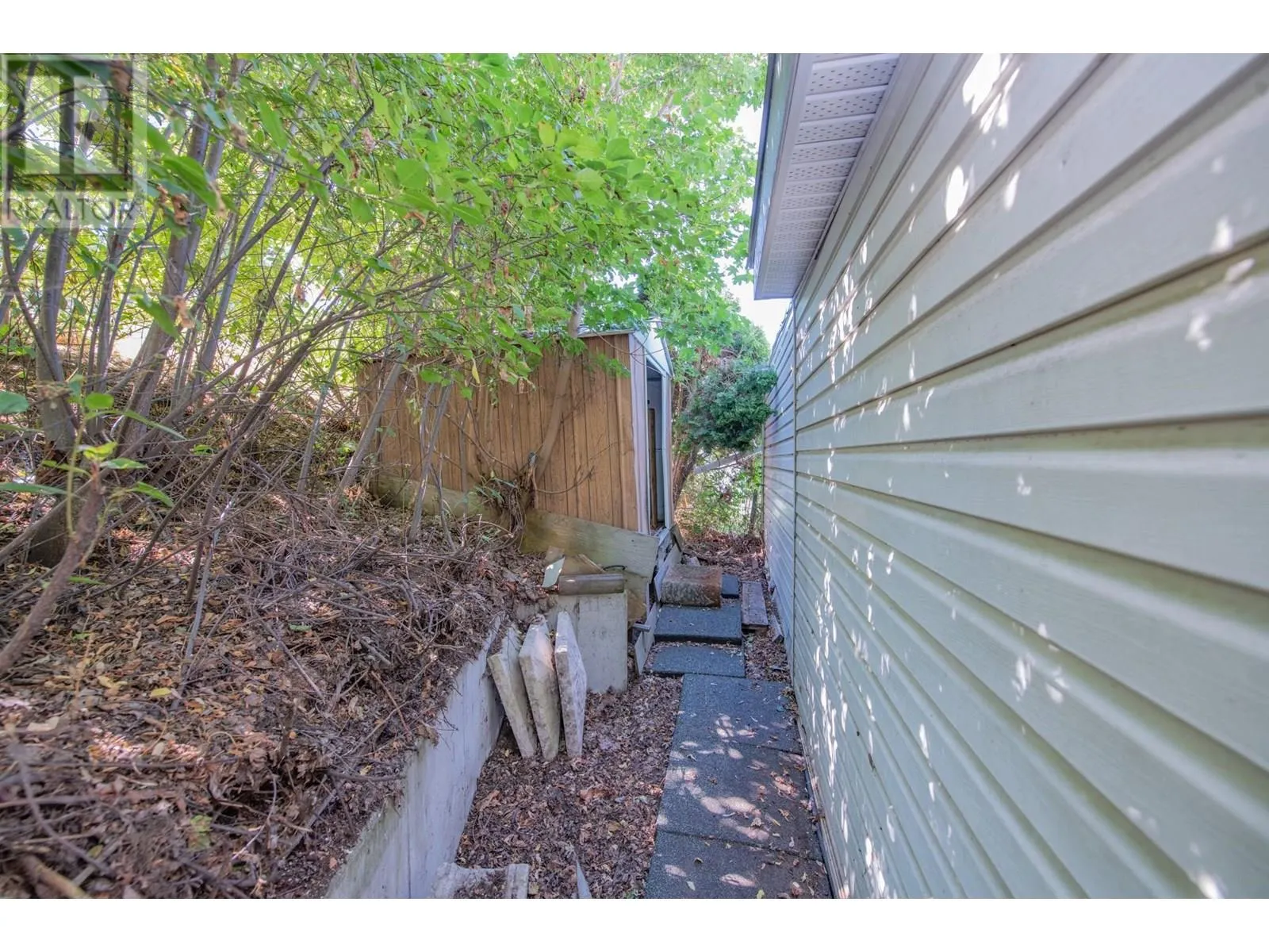 15401 Kalamalka Road Unit# 211