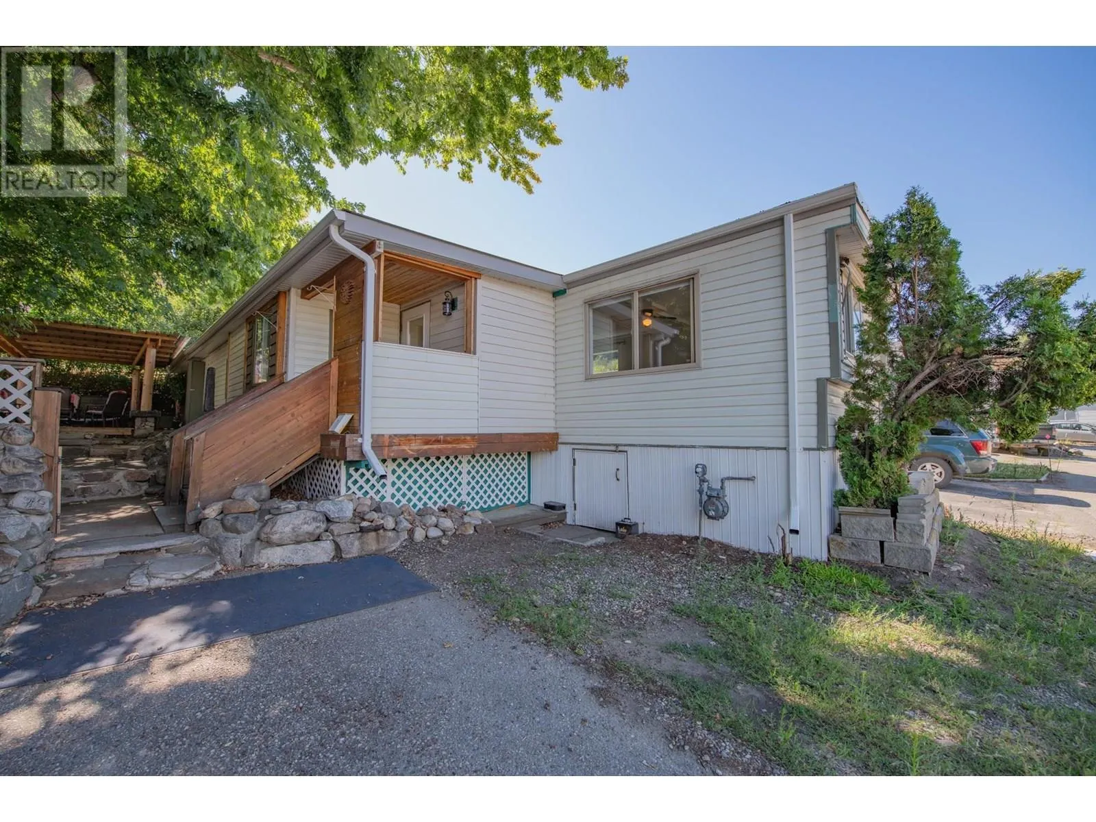 15401 Kalamalka Road Unit# 211