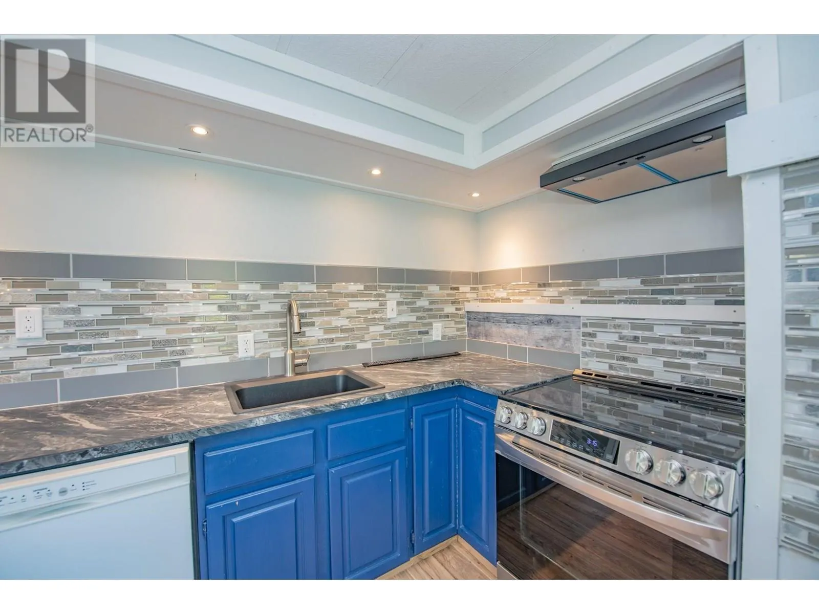 15401 Kalamalka Road Unit# 211