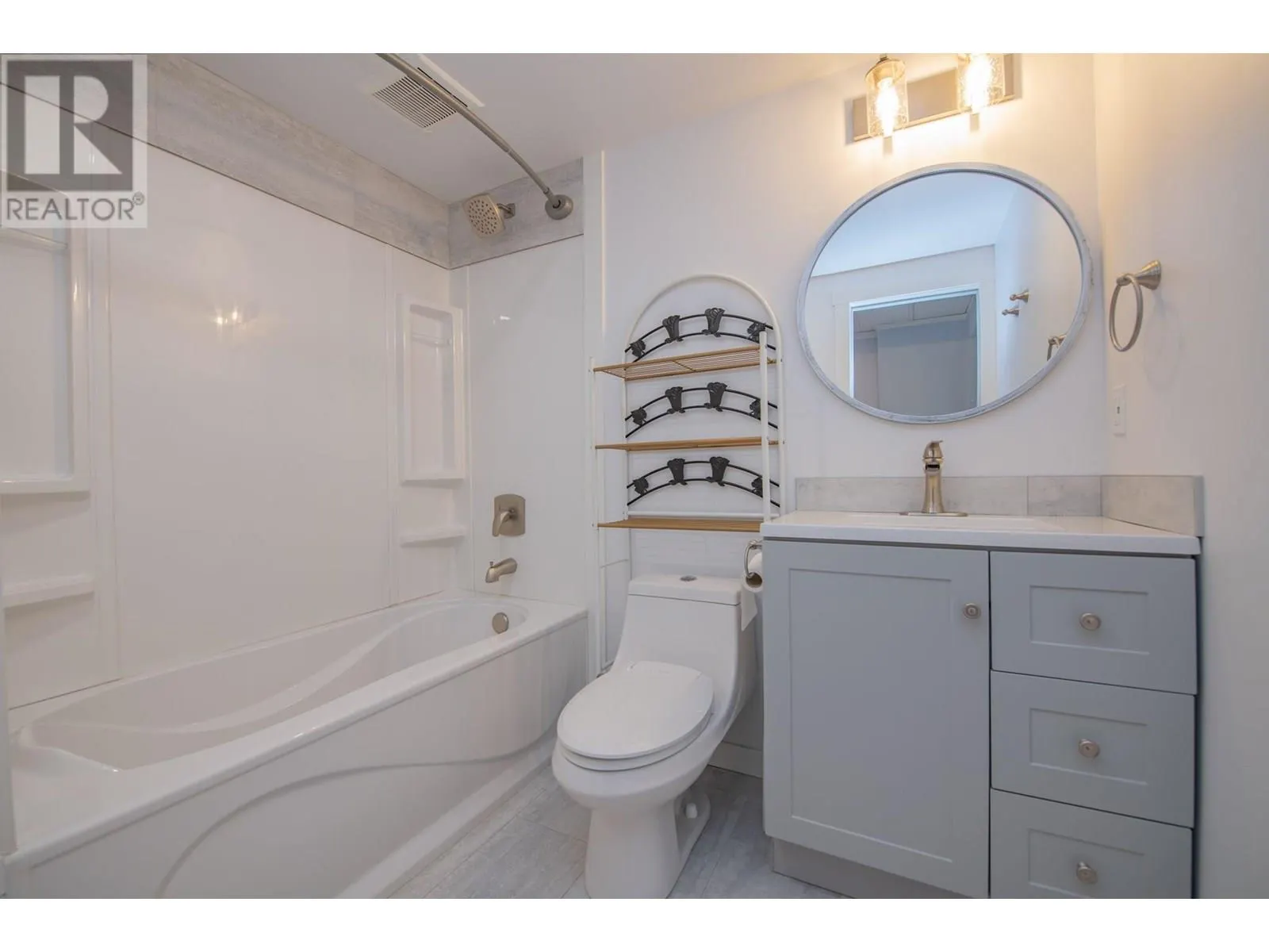 15401 Kalamalka Road Unit# 211