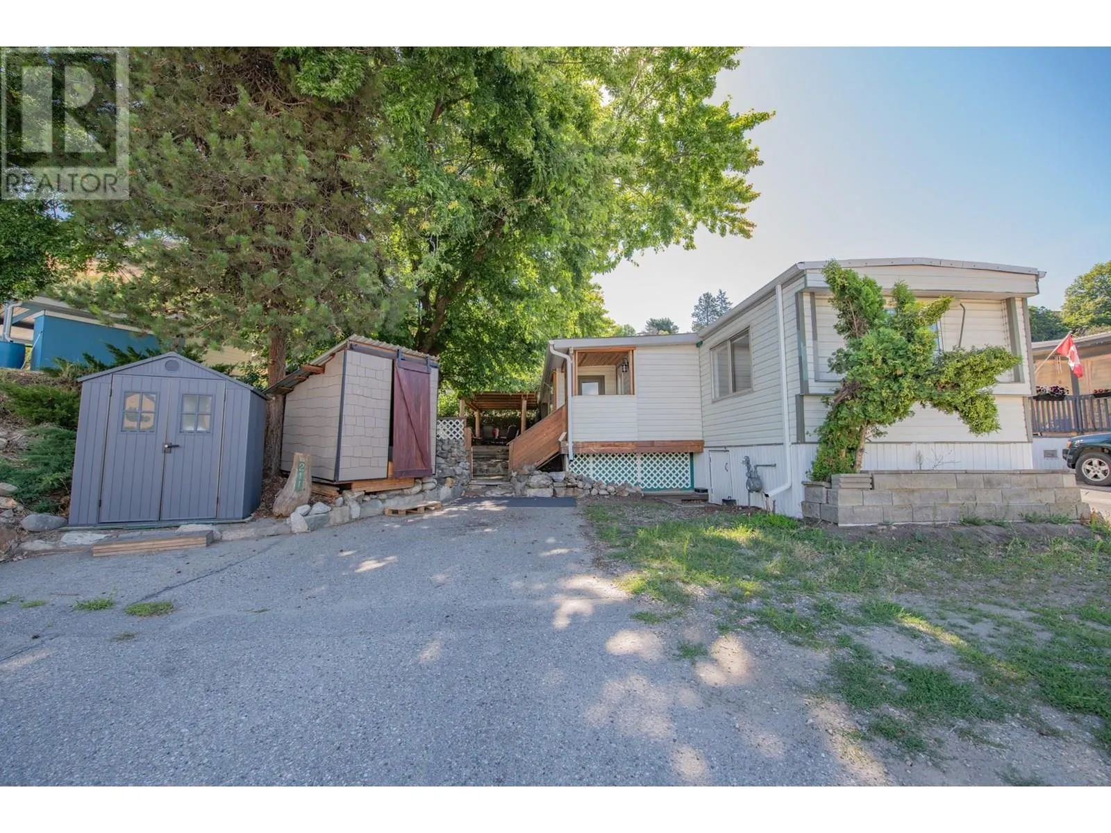 15401 Kalamalka Road Unit# 211