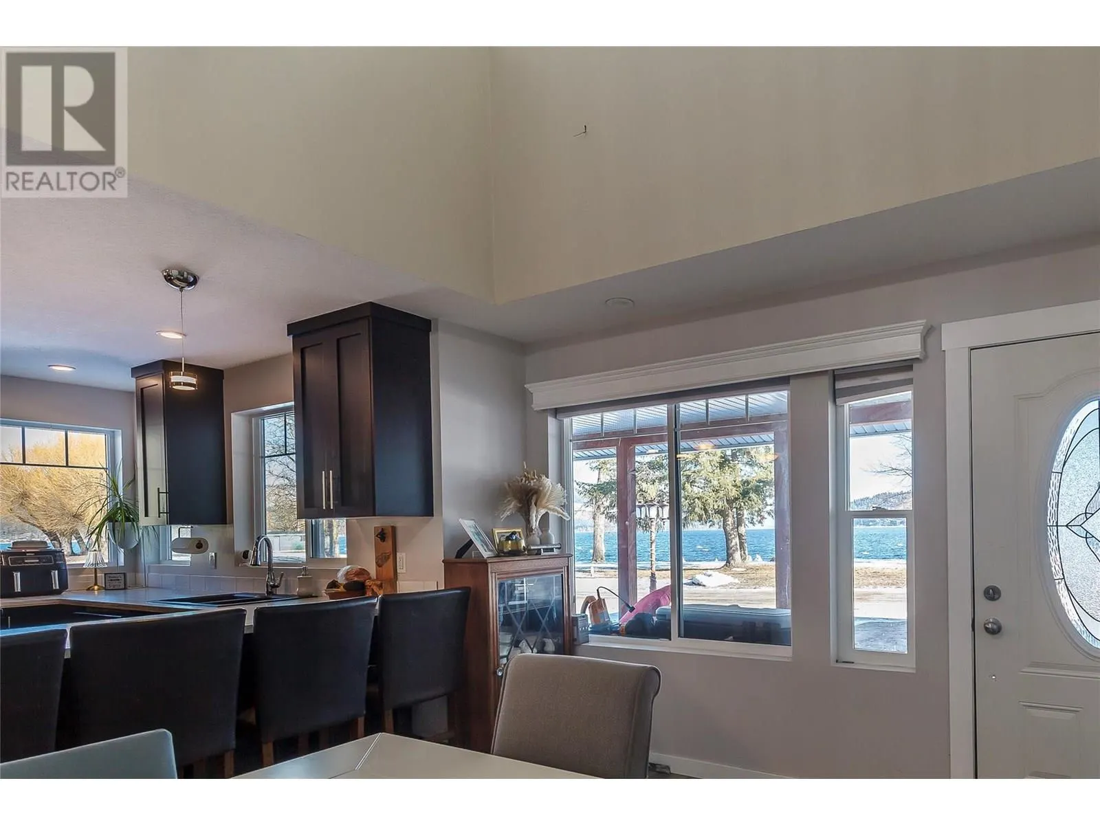 42 Lakeshore Drive