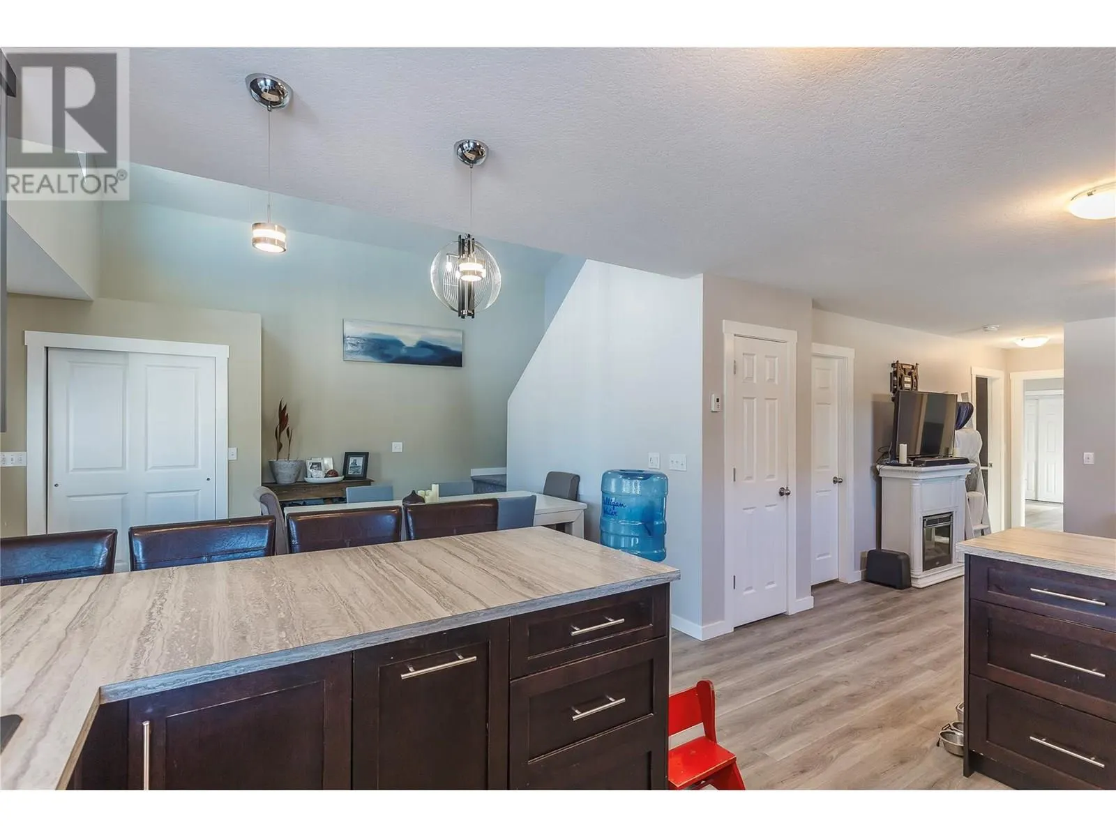 42 Lakeshore Drive