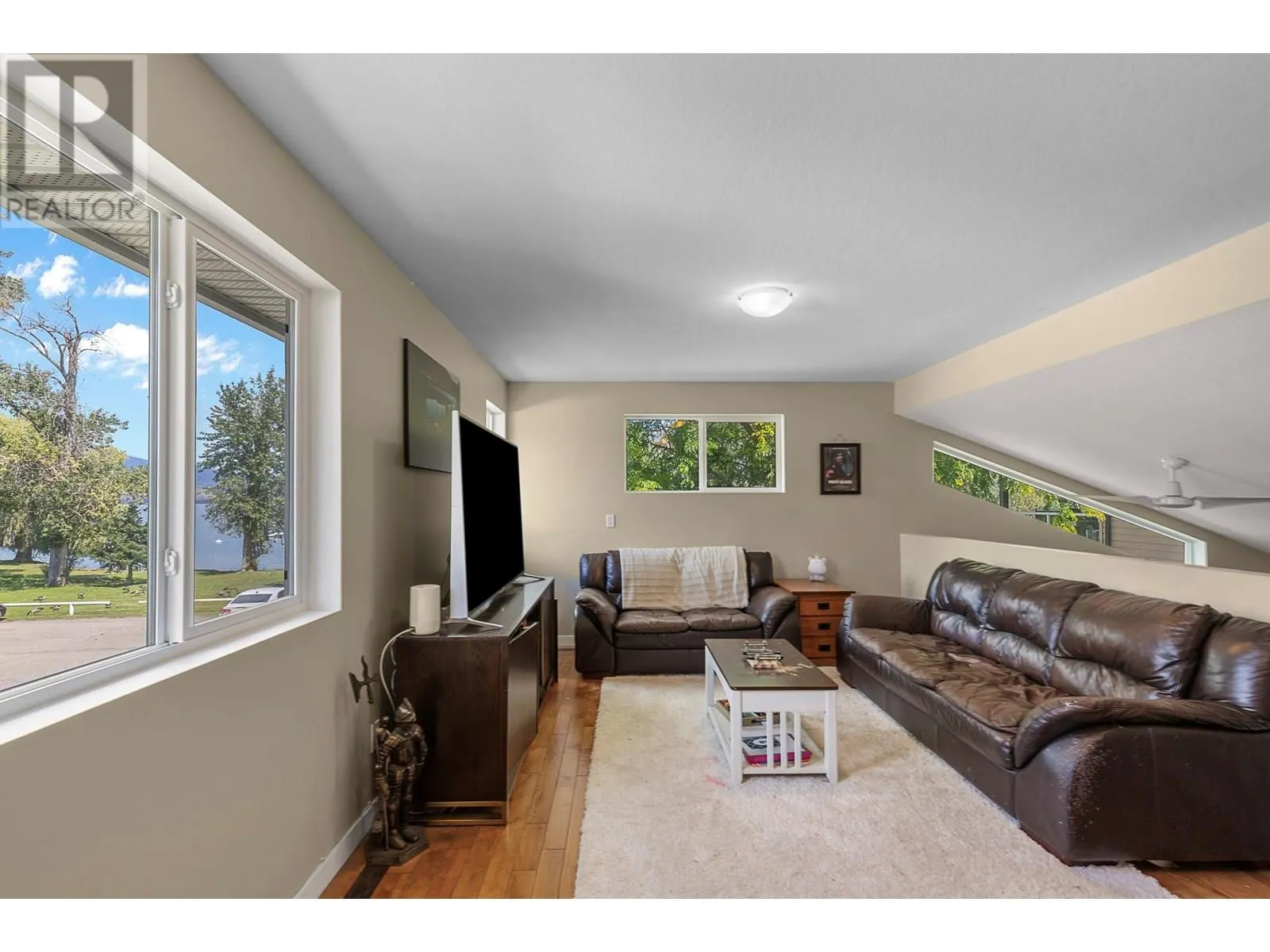 42 Lakeshore Drive