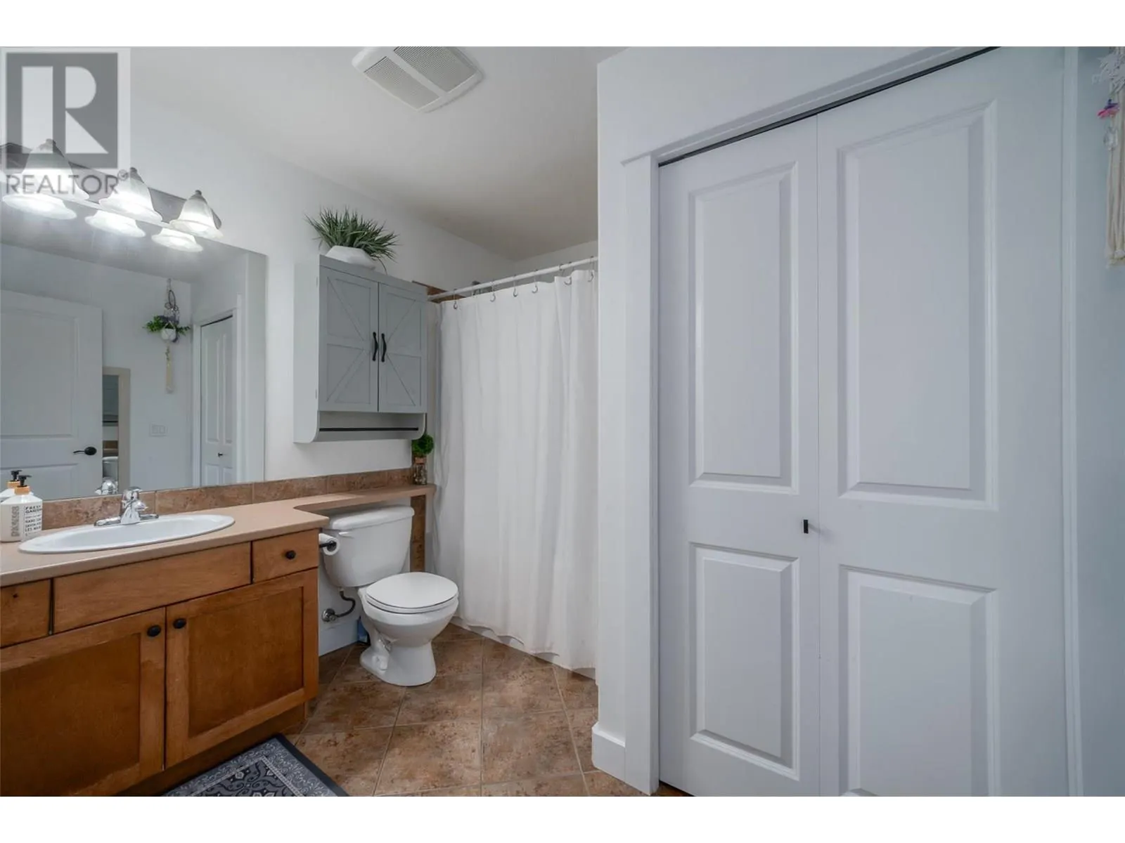 2551 Shoreline Drive Unit# 112