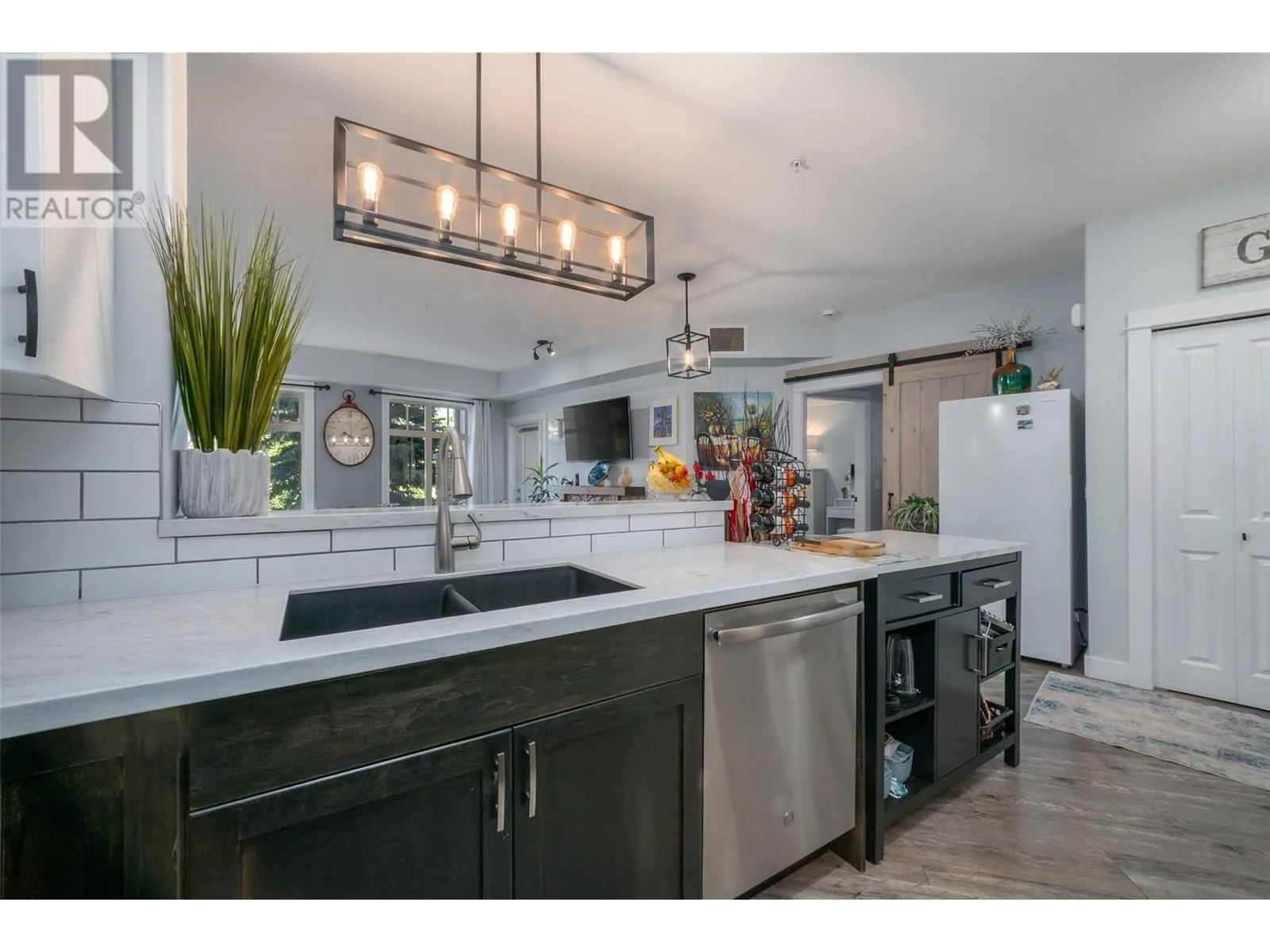 2551 Shoreline Drive Unit# 112