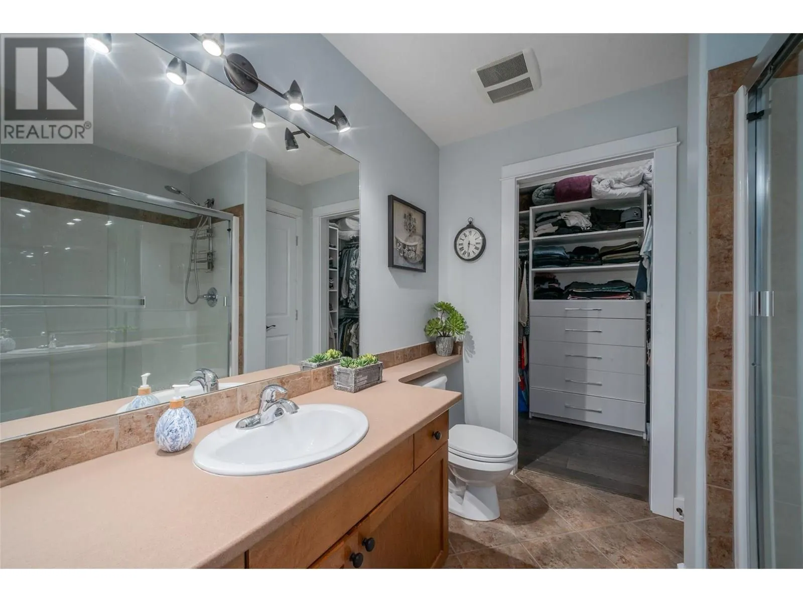 2551 Shoreline Drive Unit# 112