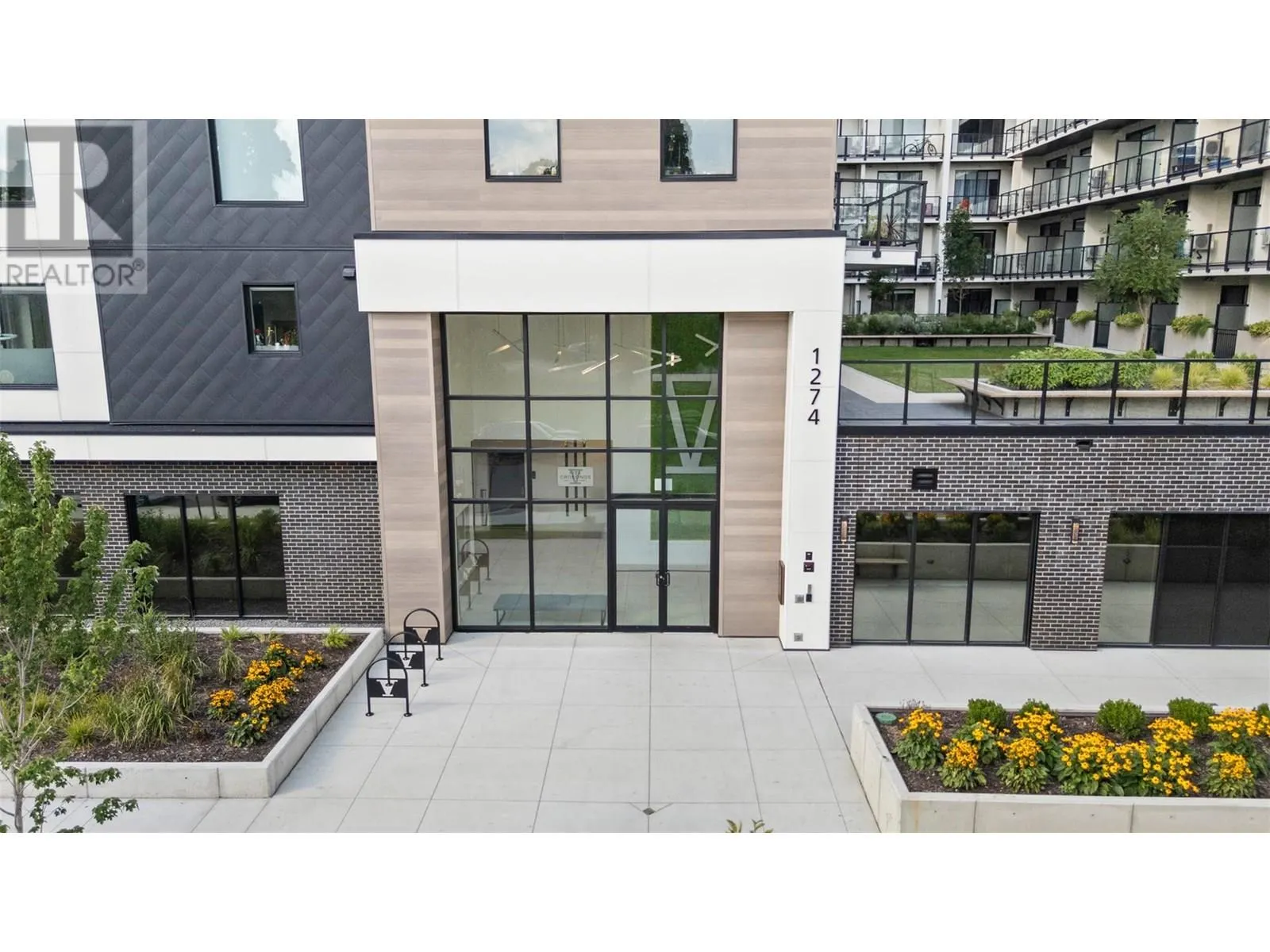 1274 Devonshire Avenue Unit# 411