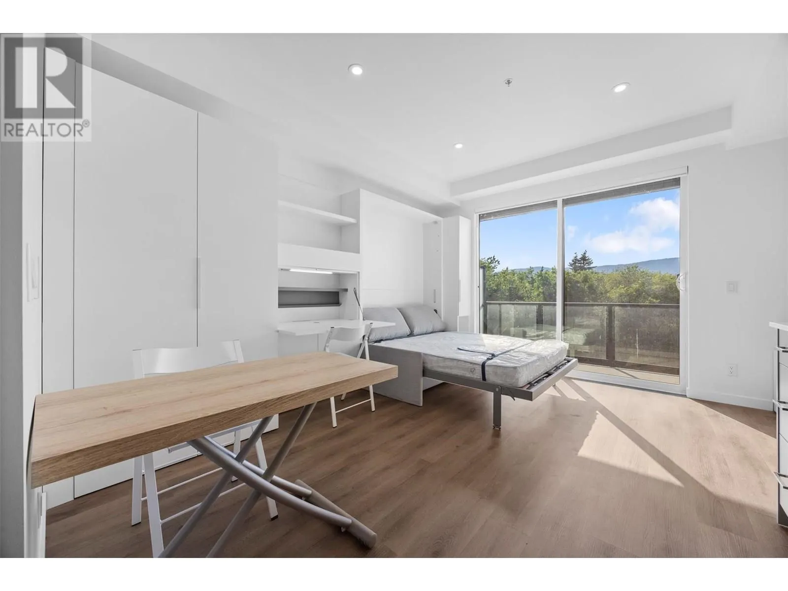 1274 Devonshire Avenue Unit# 411
