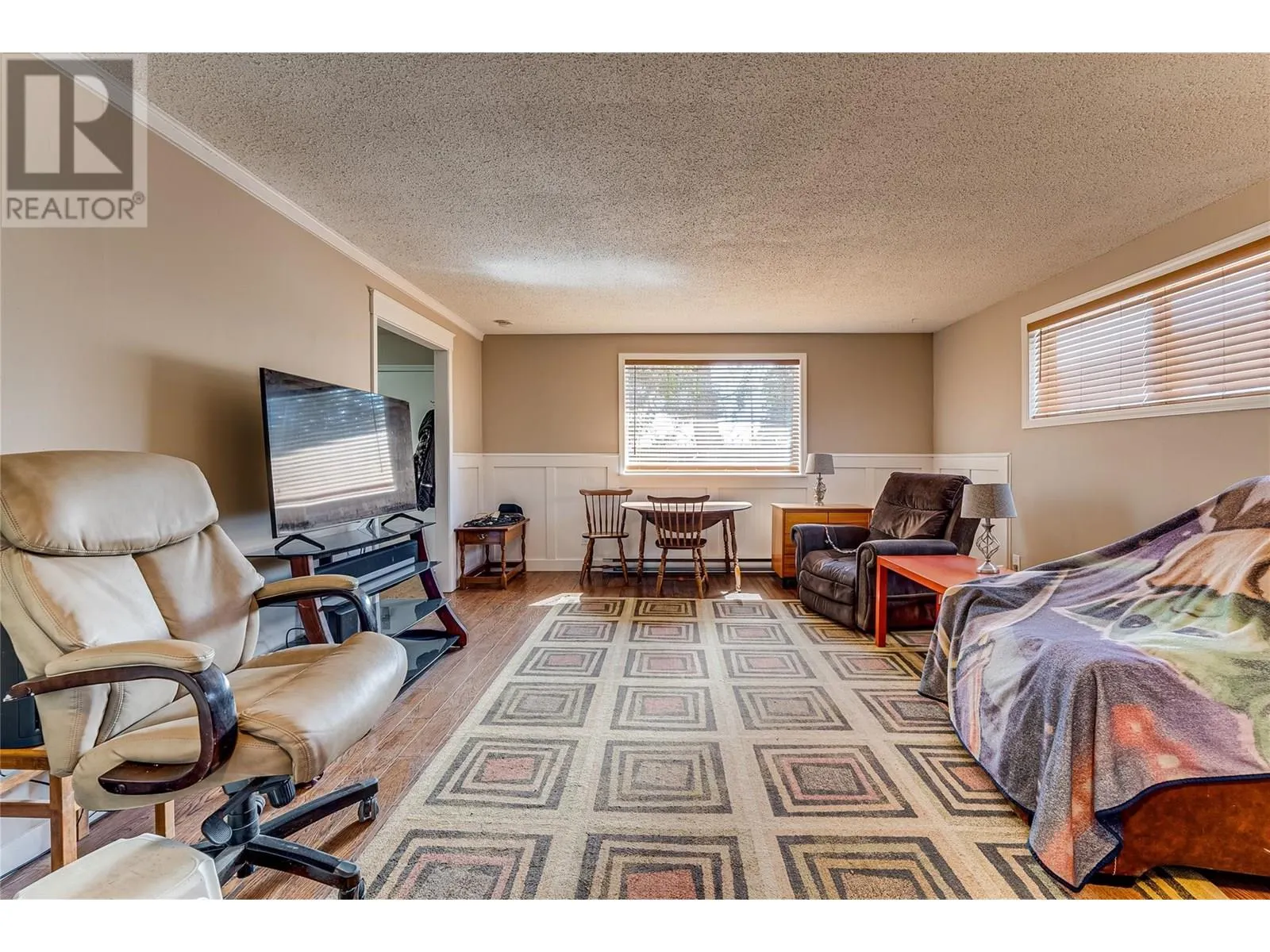 6049 Old Kamloops Road