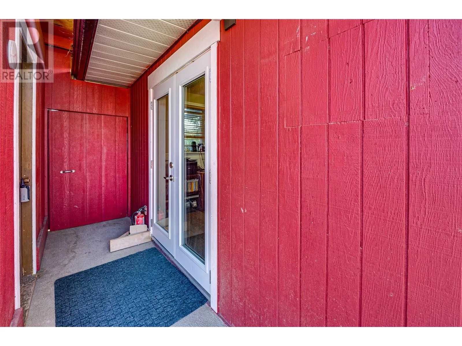 6049 Old Kamloops Road