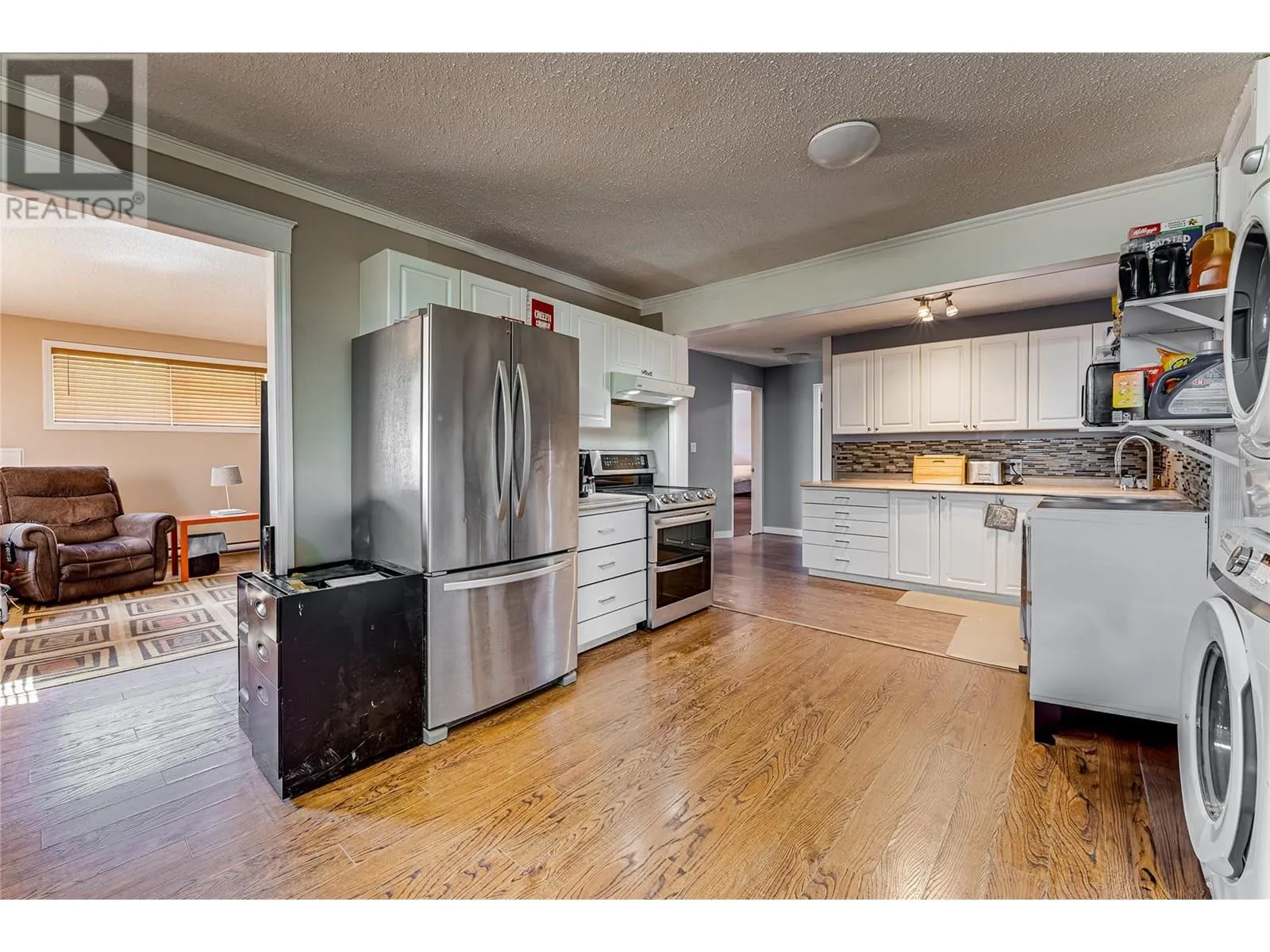 6049 Old Kamloops Road