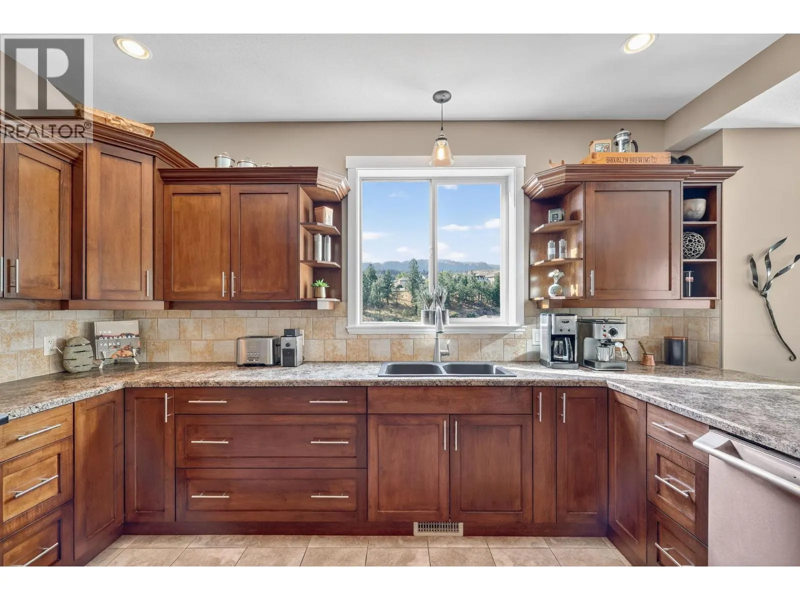 2200 Sunview Drive