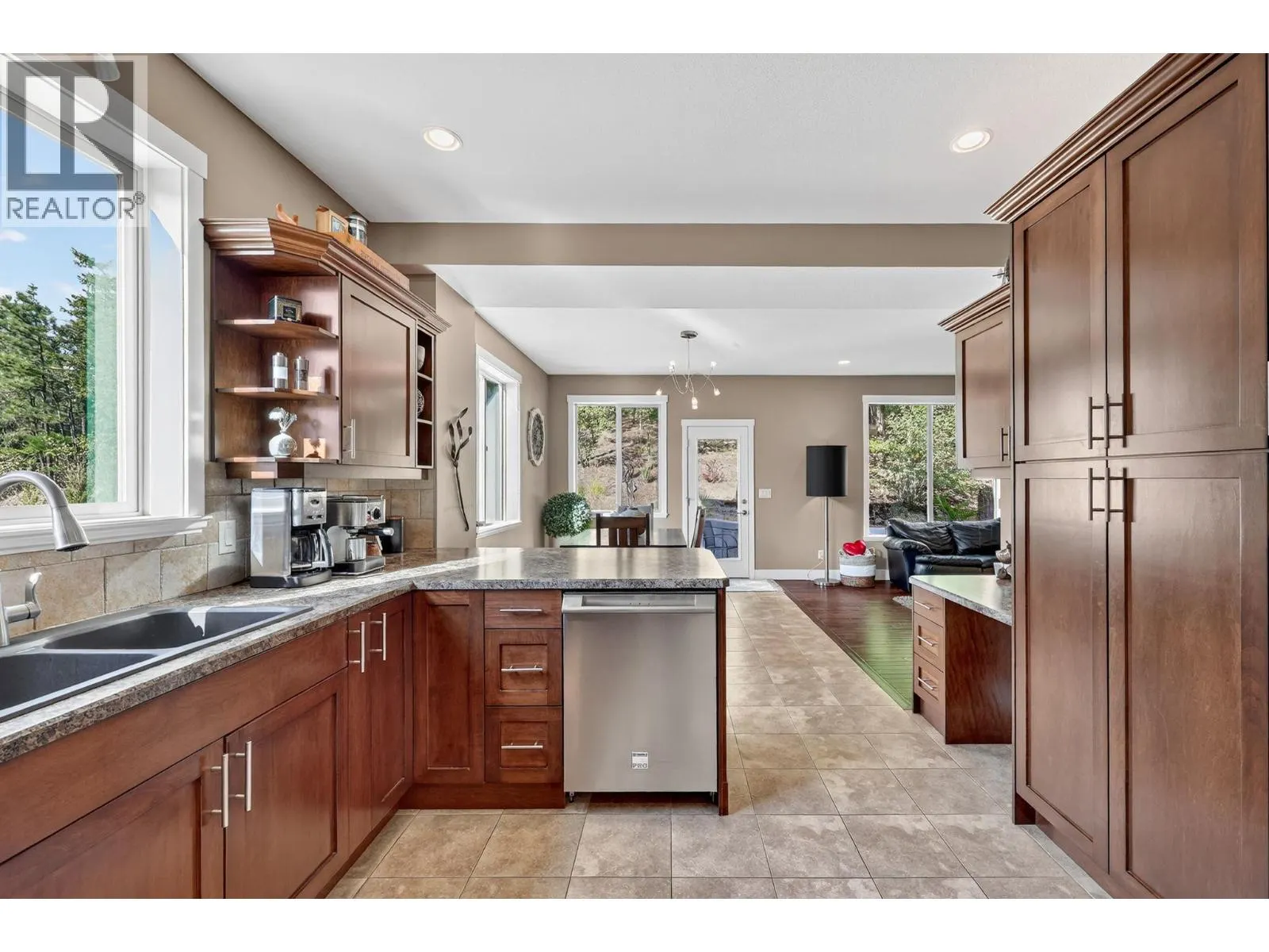 2200 Sunview Drive