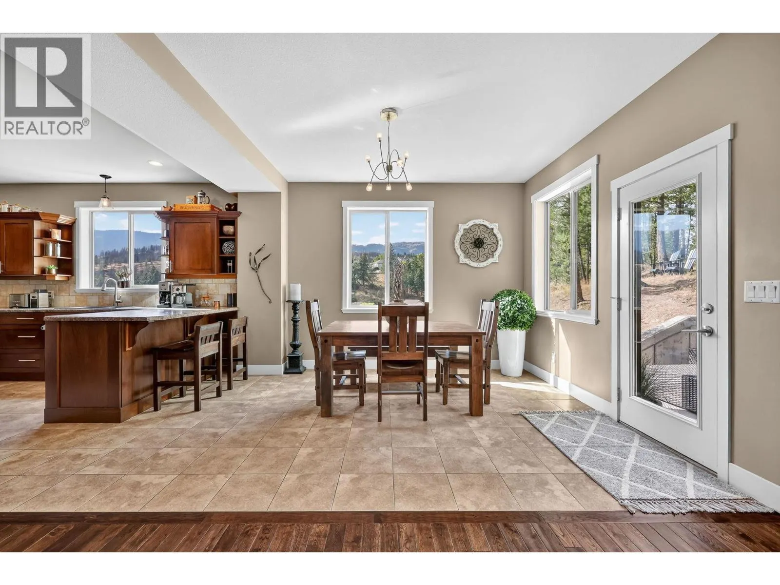 2200 Sunview Drive