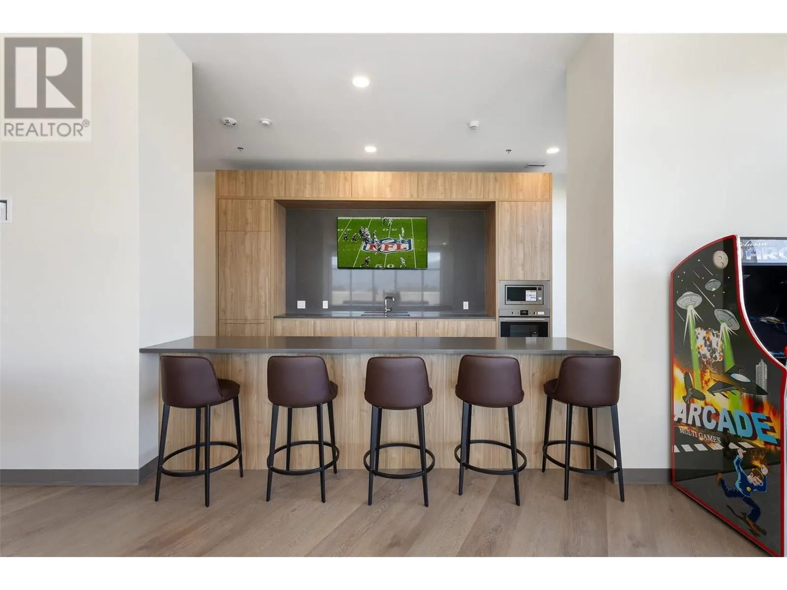 238 Leon Avenue Unit# 809