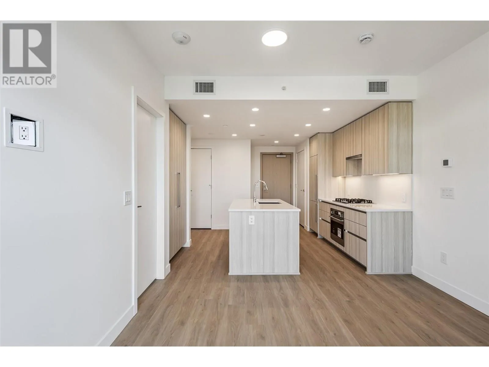 238 Leon Avenue Unit# 809