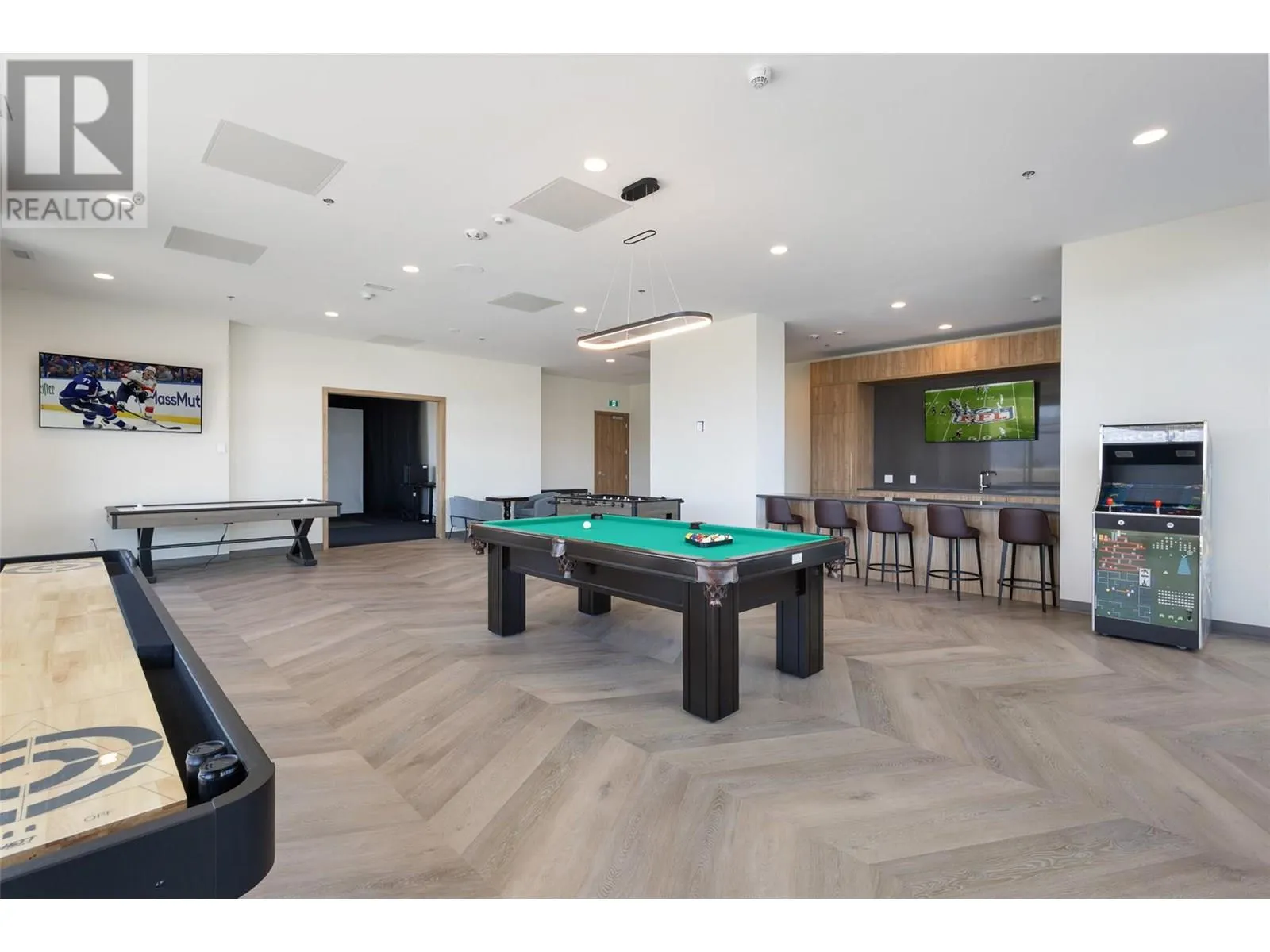 238 Leon Avenue Unit# 809