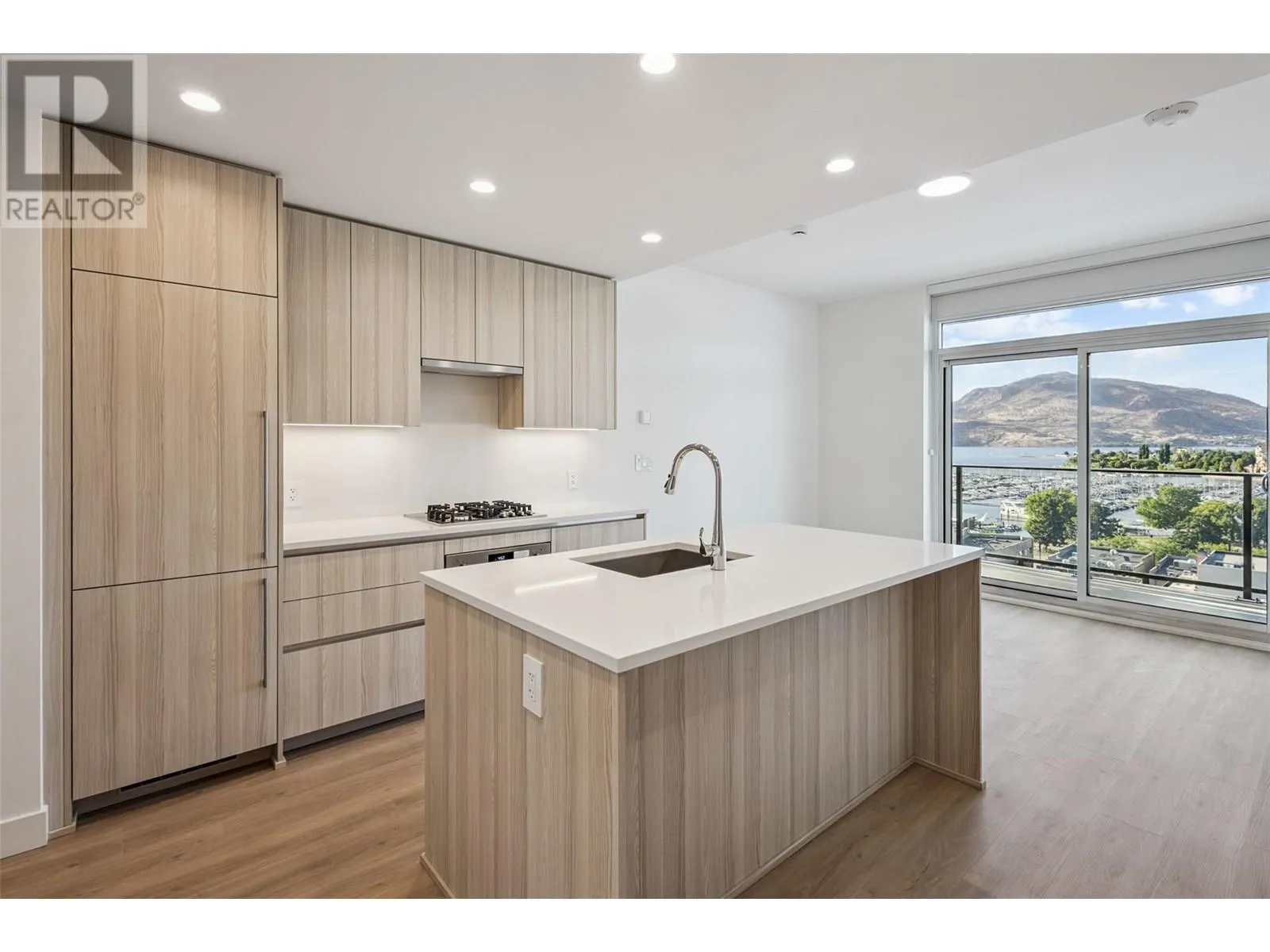 238 Leon Avenue Unit# 809
