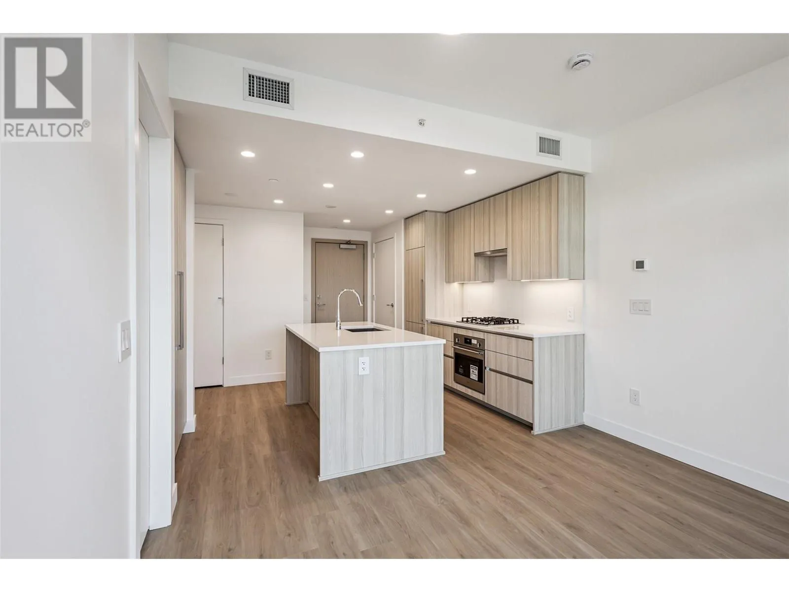 238 Leon Avenue Unit# 809