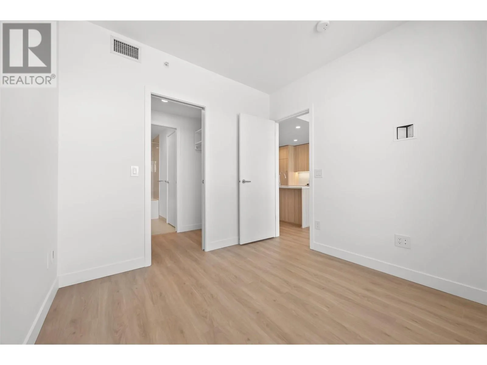 238 Leon Avenue Unit# 709