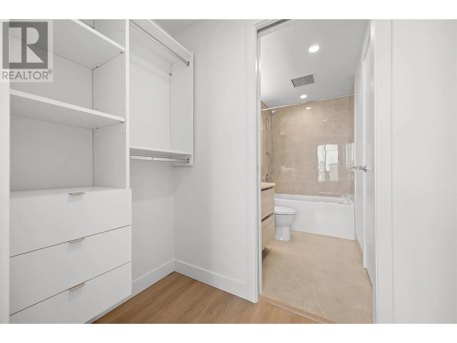 238 Leon Avenue Unit# 709