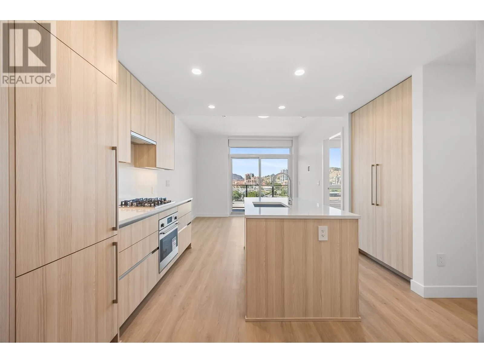238 Leon Avenue Unit# 709