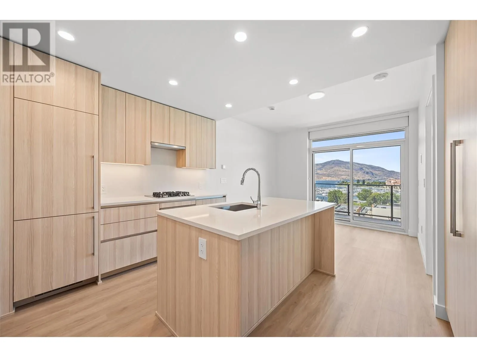 238 Leon Avenue Unit# 709