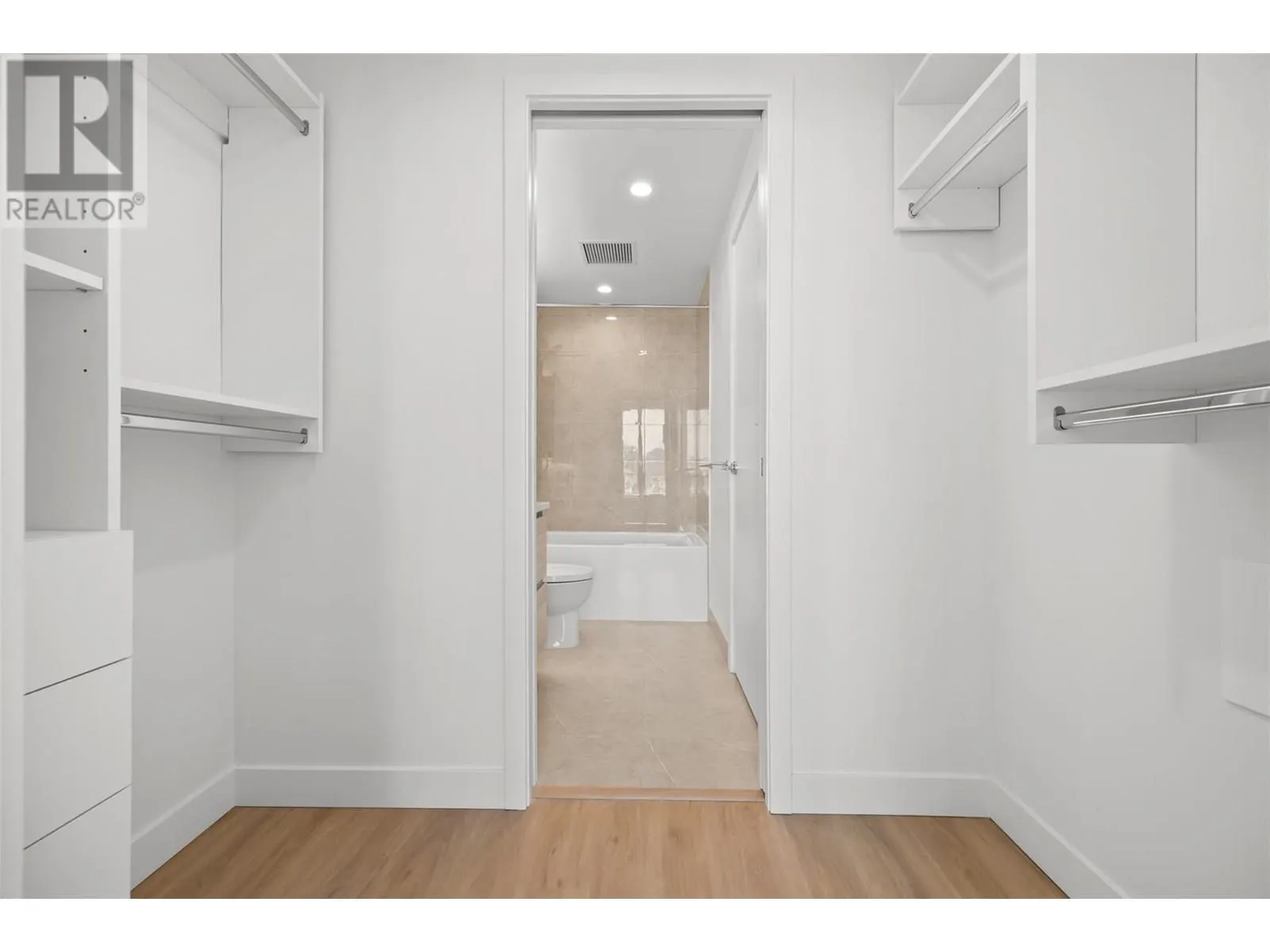 238 Leon Avenue Unit# 709
