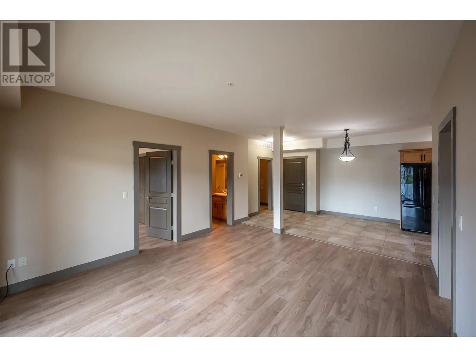 873 Forestbrook Drive Unit# 203