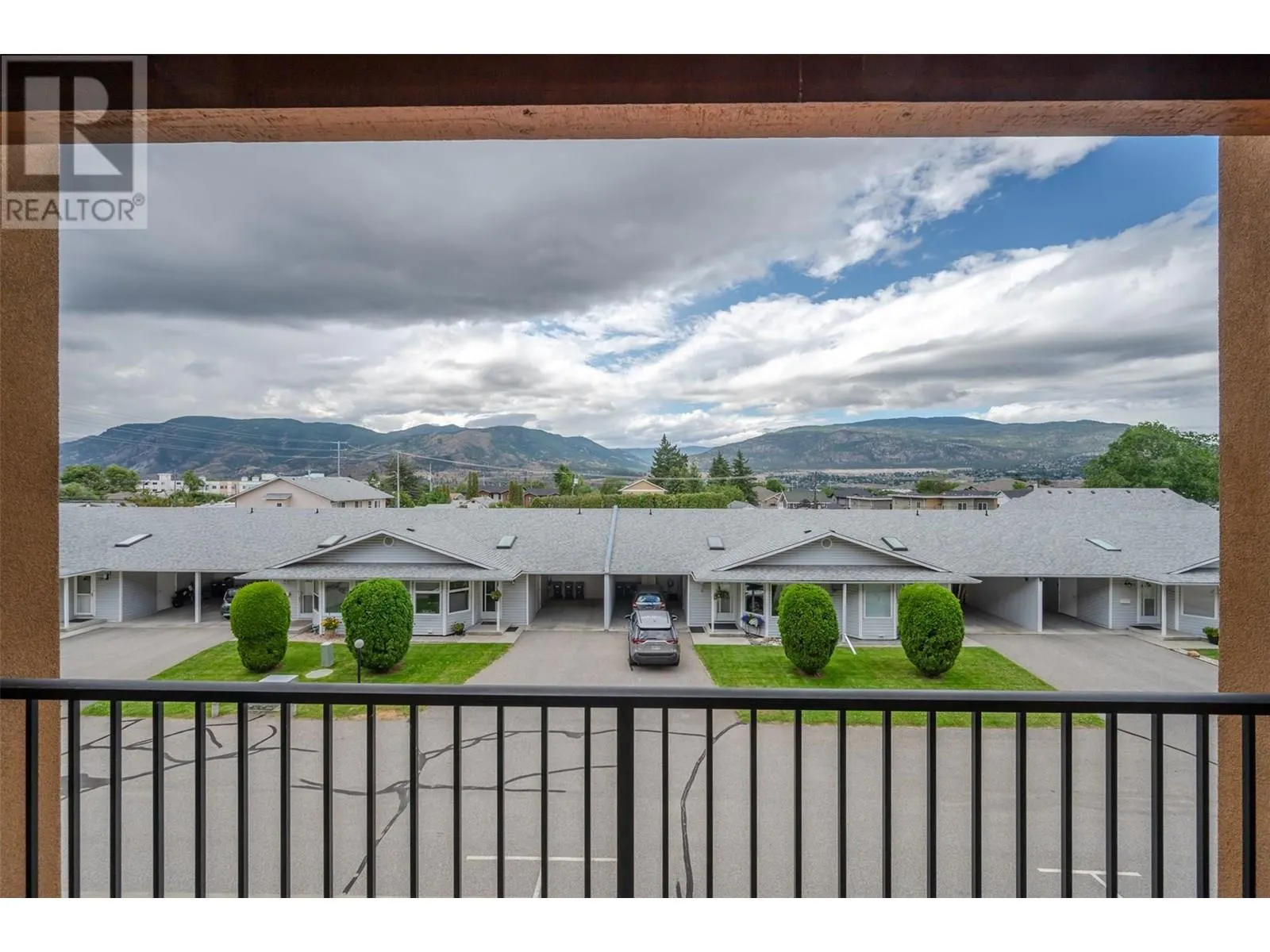 873 Forestbrook Drive Unit# 203