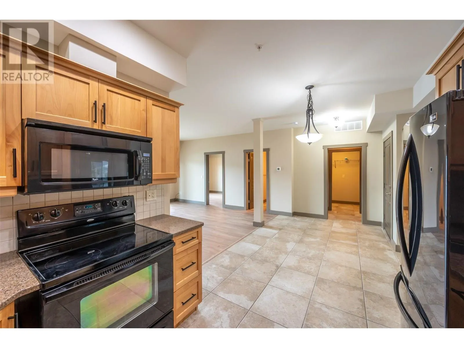 873 Forestbrook Drive Unit# 203