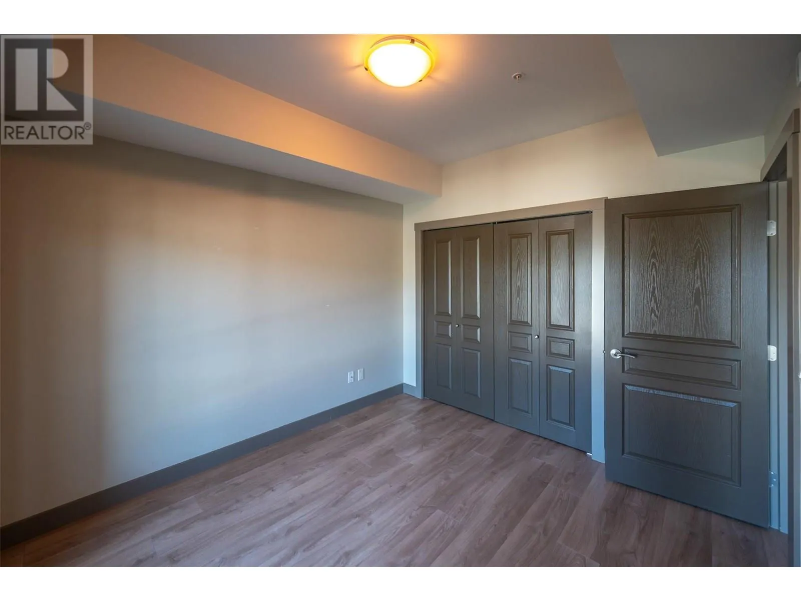 873 Forestbrook Drive Unit# 203