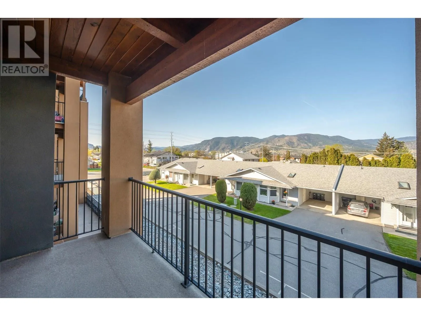 873 Forestbrook Drive Unit# 203