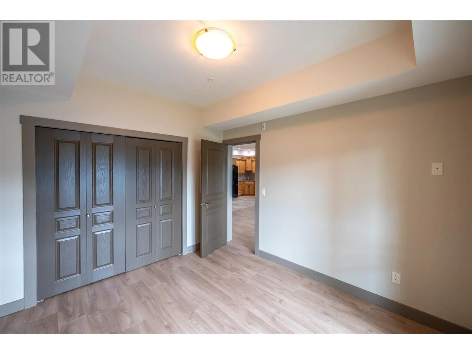 873 Forestbrook Drive Unit# 203