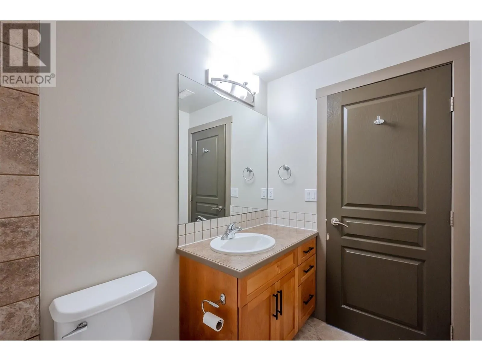 873 Forestbrook Drive Unit# 203