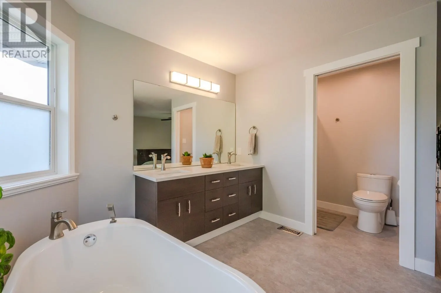 12816 SCHAEFFER Crescent
