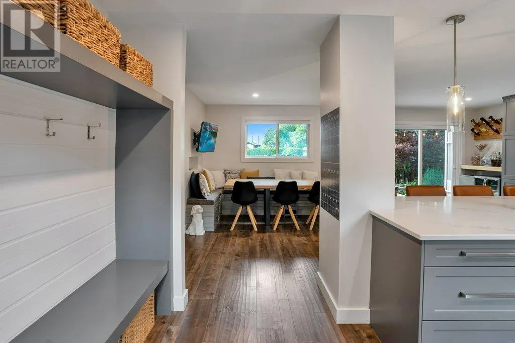4430 Lakeshore Road