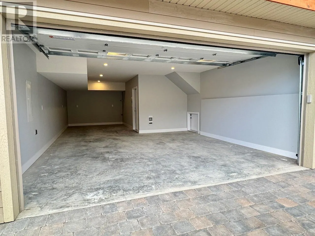 130 COLEBROOK Road Unit# 27