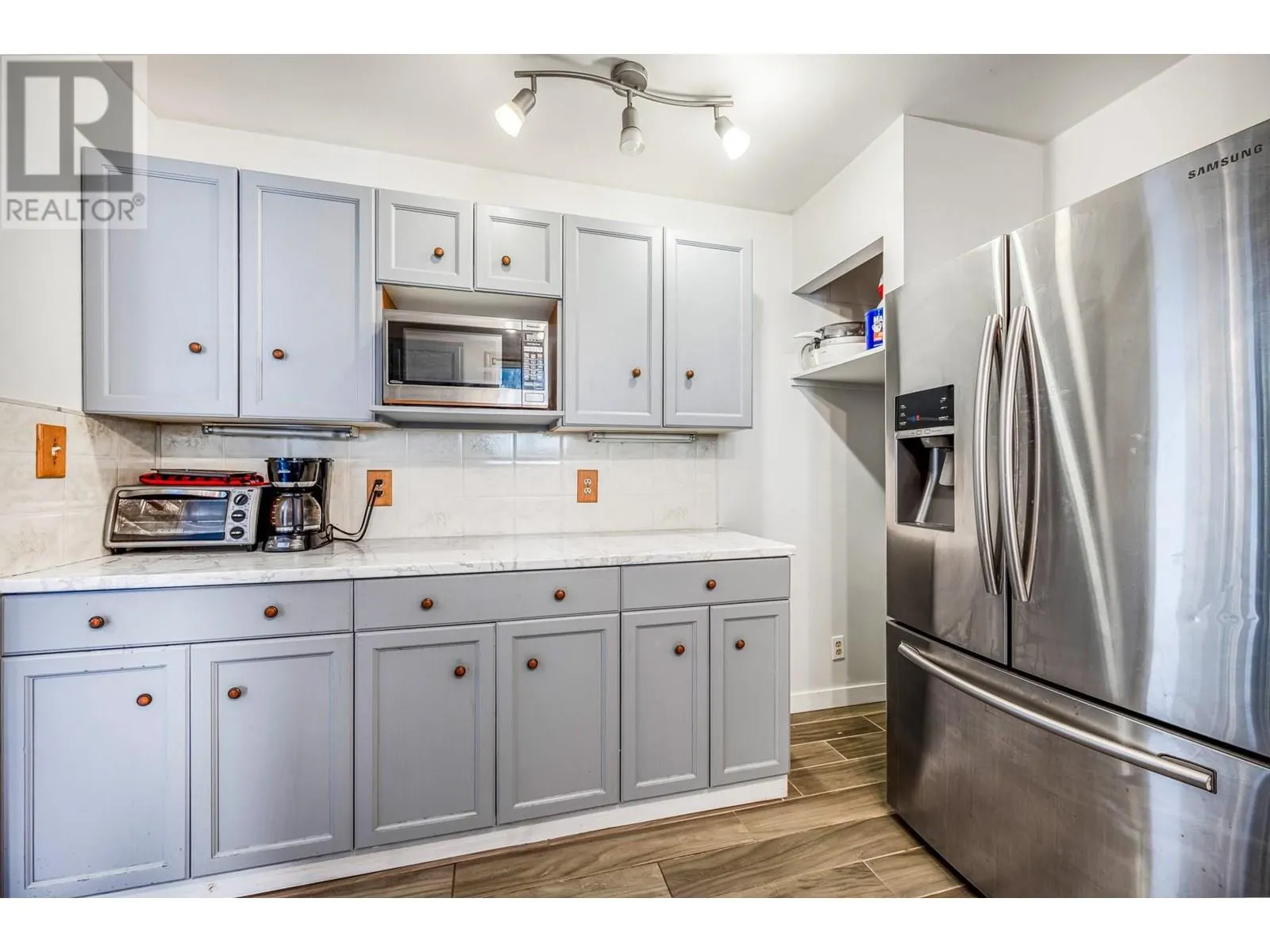 494 Killarney Way