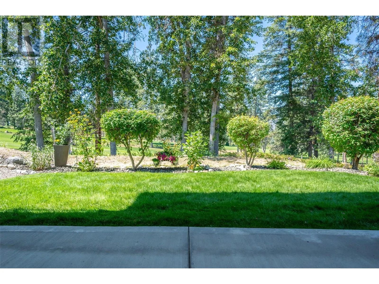 3452 Camelback Drive