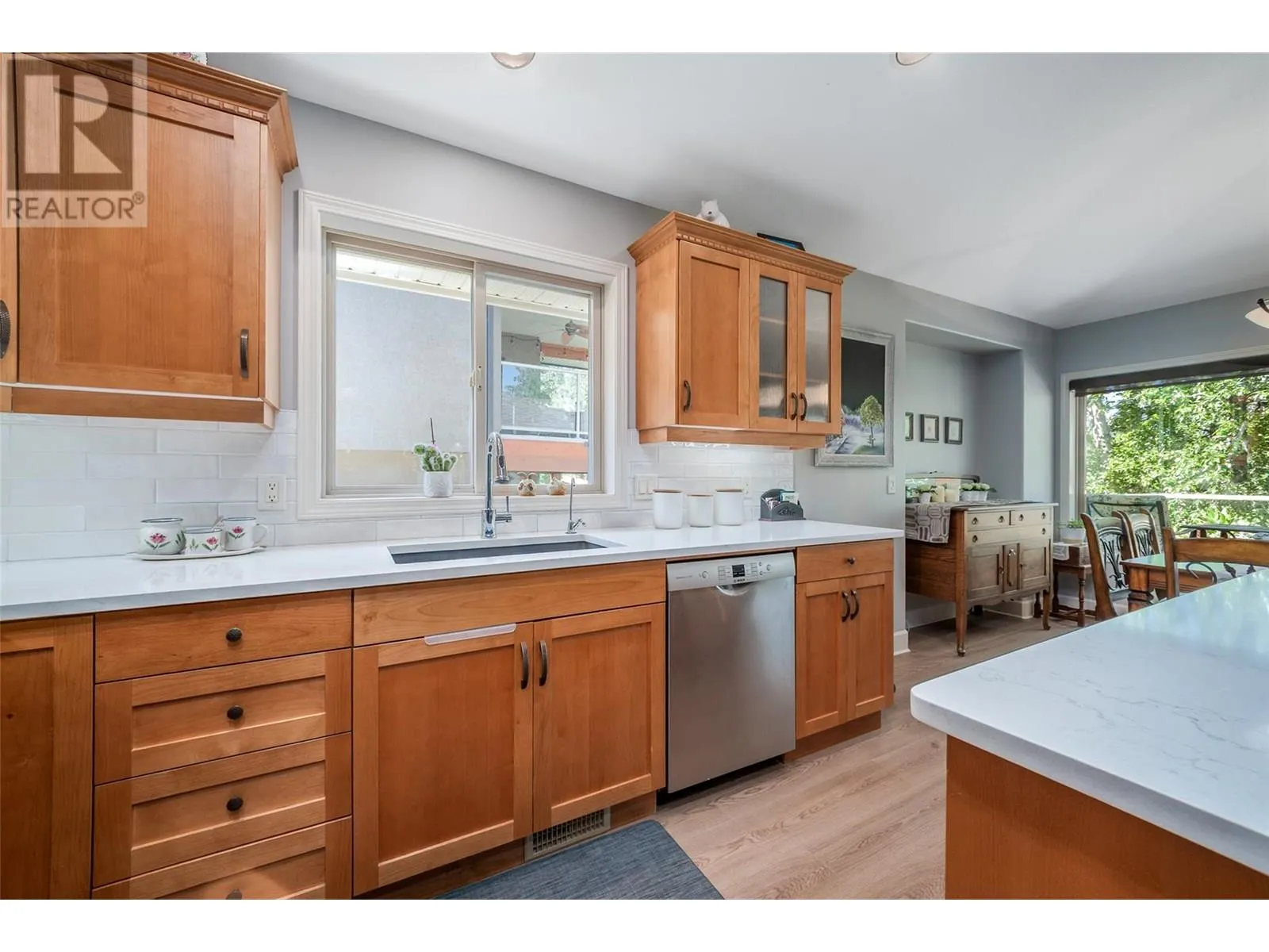 3452 Camelback Drive
