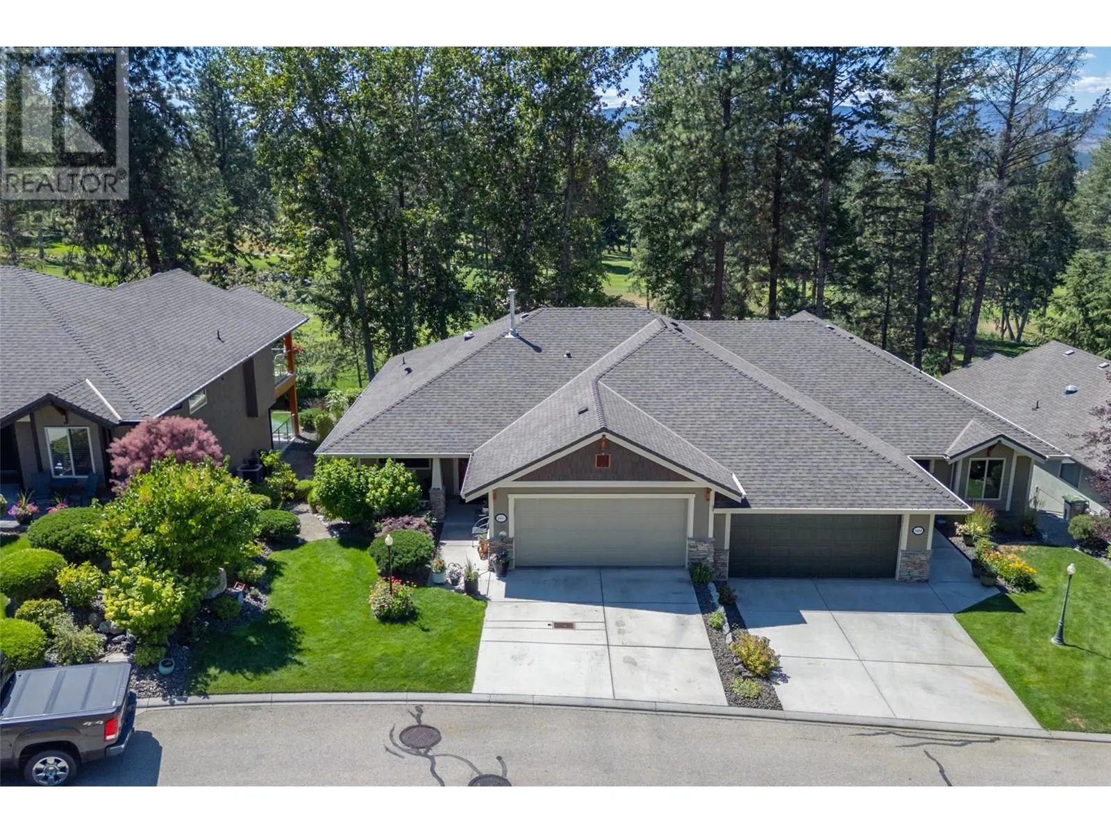3452 Camelback Drive