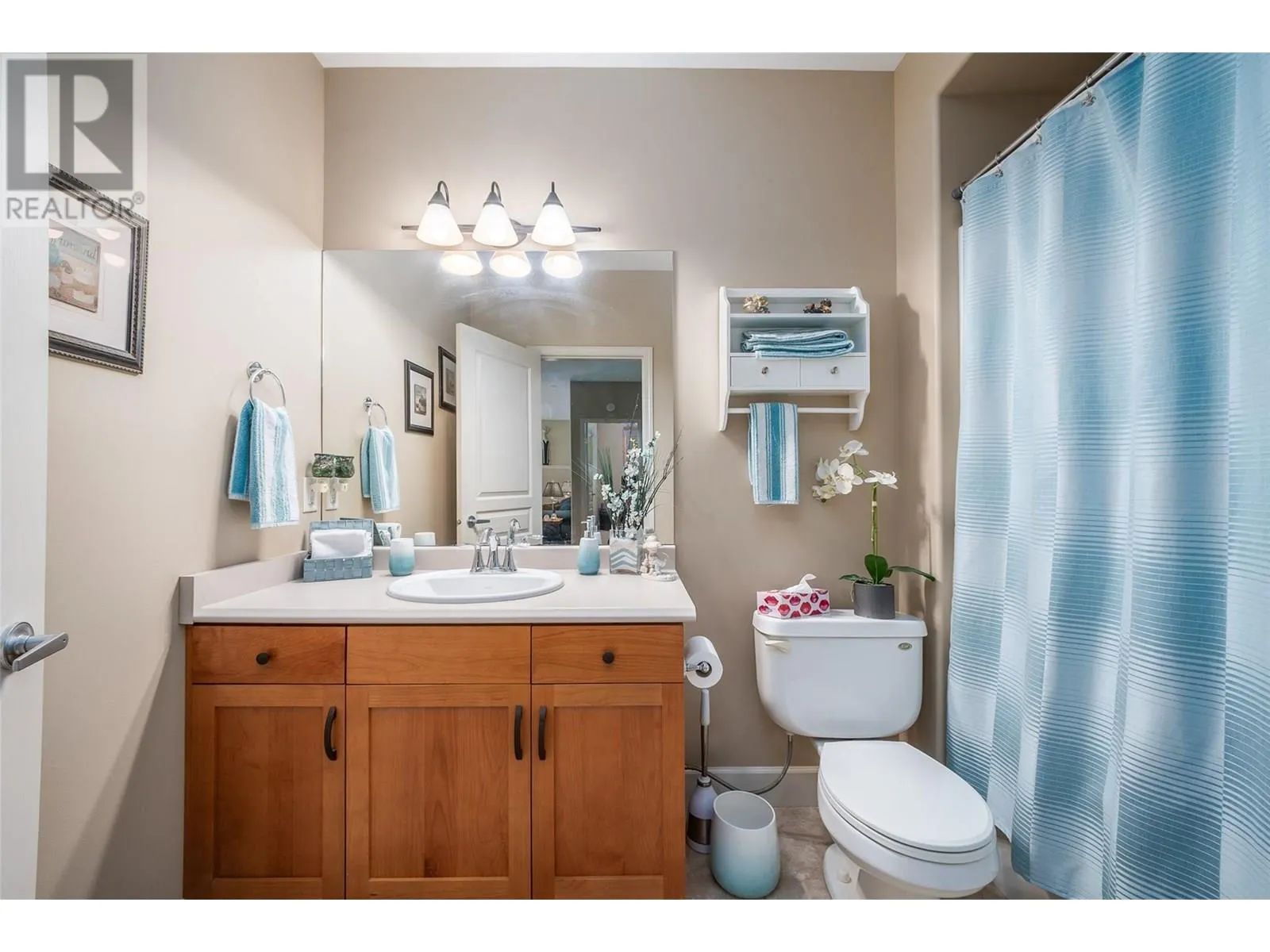 3452 Camelback Drive