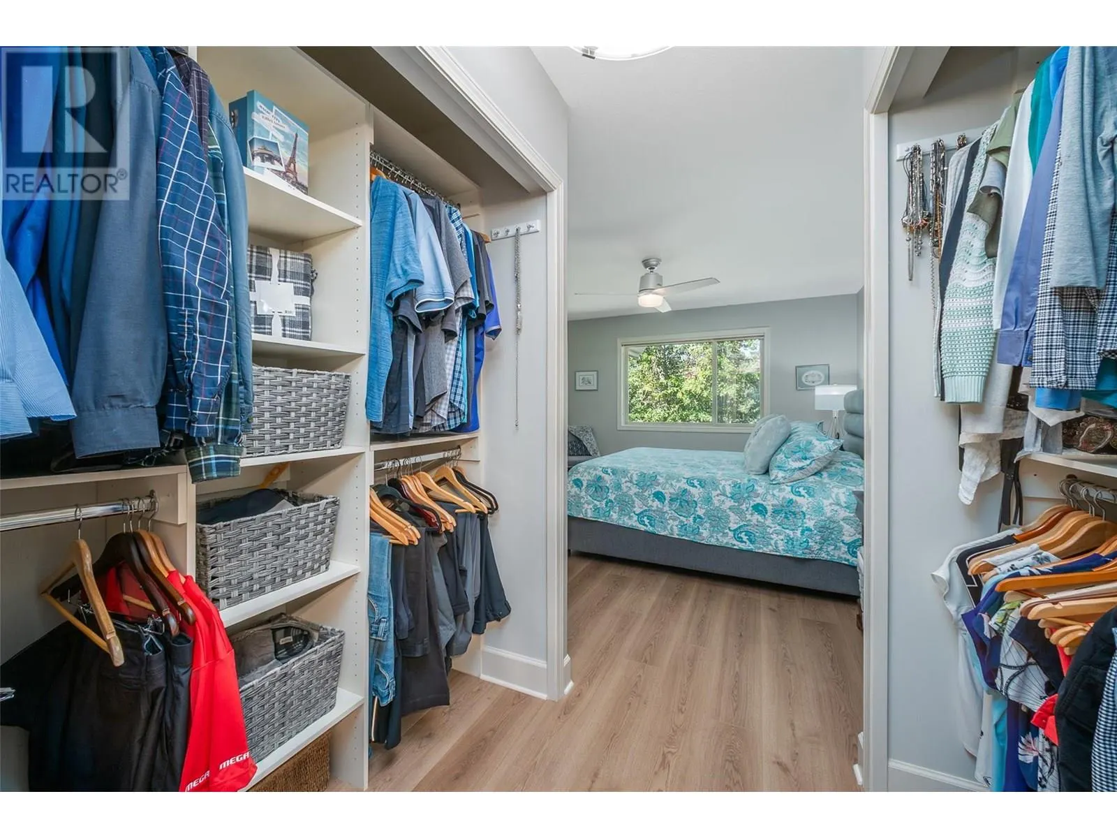3452 Camelback Drive