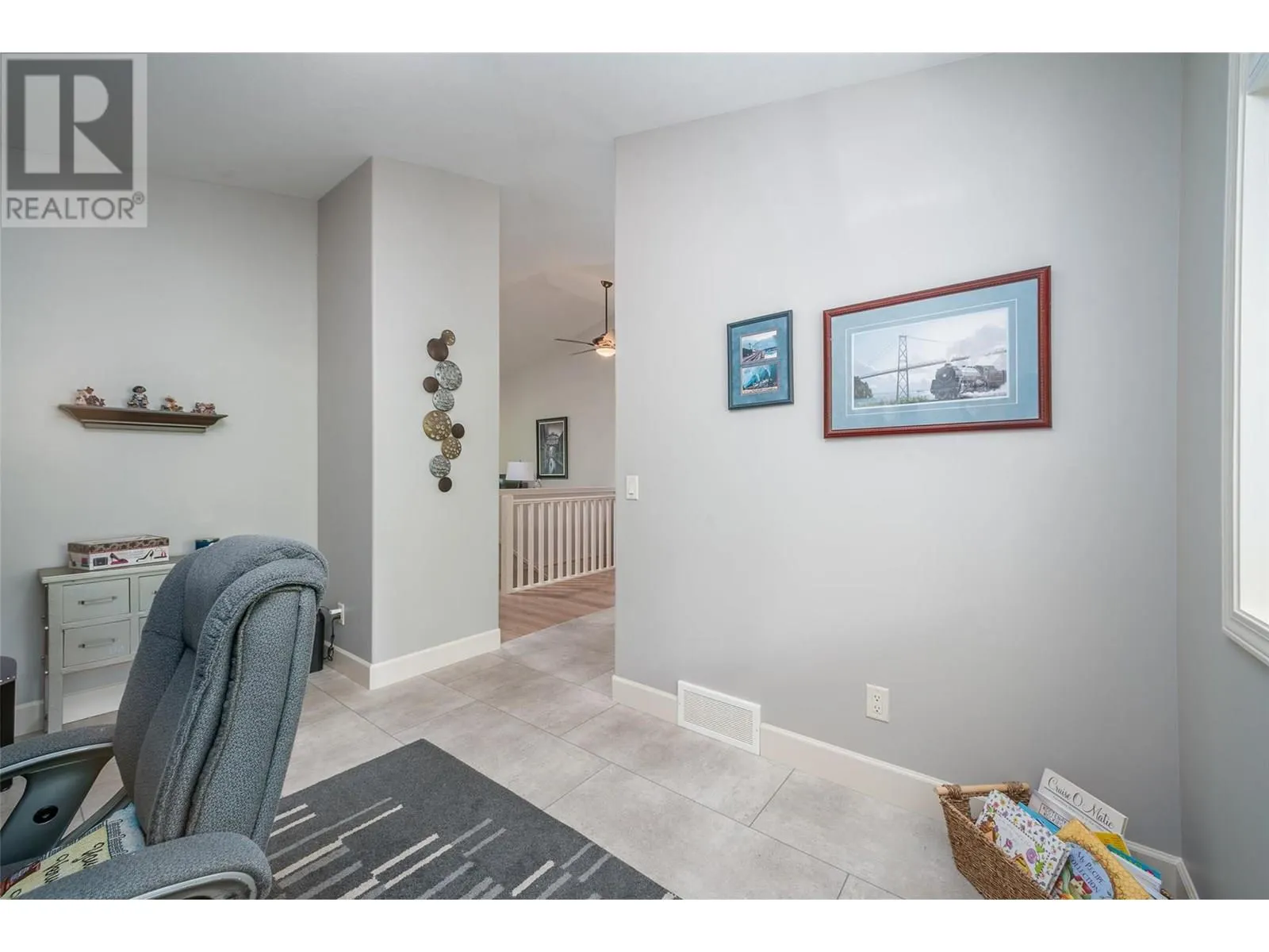 3452 Camelback Drive